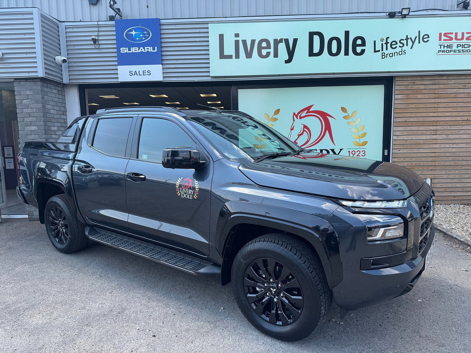 Mitsubishi L200 2.4 Bi-Turbo Barbarian Pickup Double Cab 4dr Diesel Auto 4WD Euro 6 (s/s) (204 ps) 4dr Automatic 2026