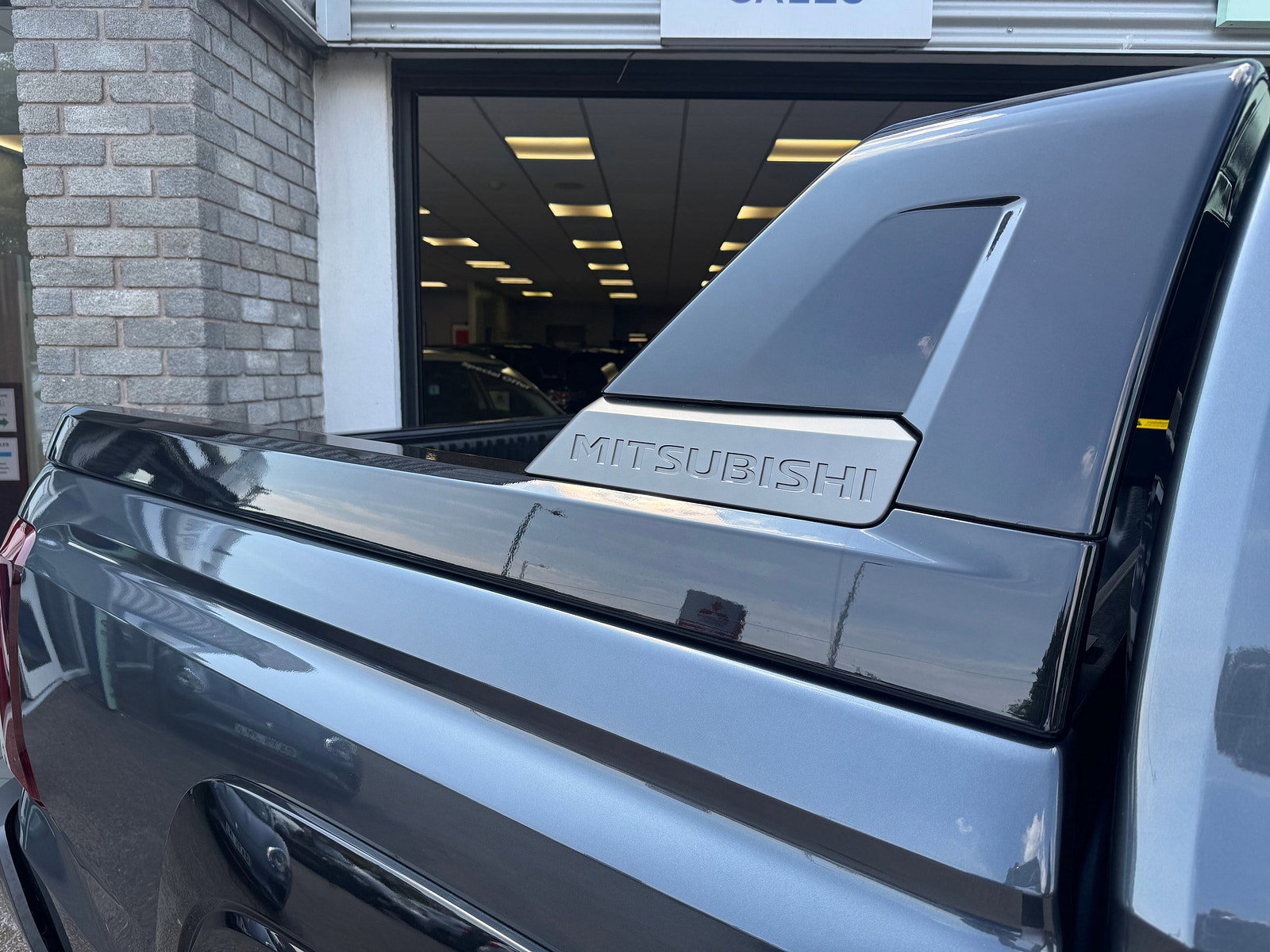 Mitsubishi L200 2.4 Bi-Turbo Barbarian Pickup Double Cab 4dr Diesel Auto 4WD Euro 6 (s/s) (204 ps) 4dr Automatic 2026