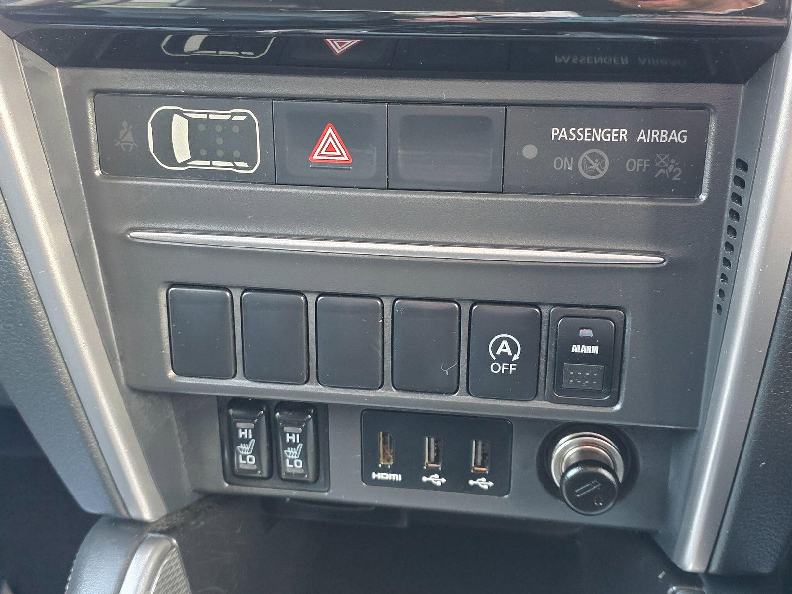 Mitsubishi L200 2.2 DI-D DC Barbarian Auto 4WD Euro 6 (s/s) 4dr 4dr Automatic 2020