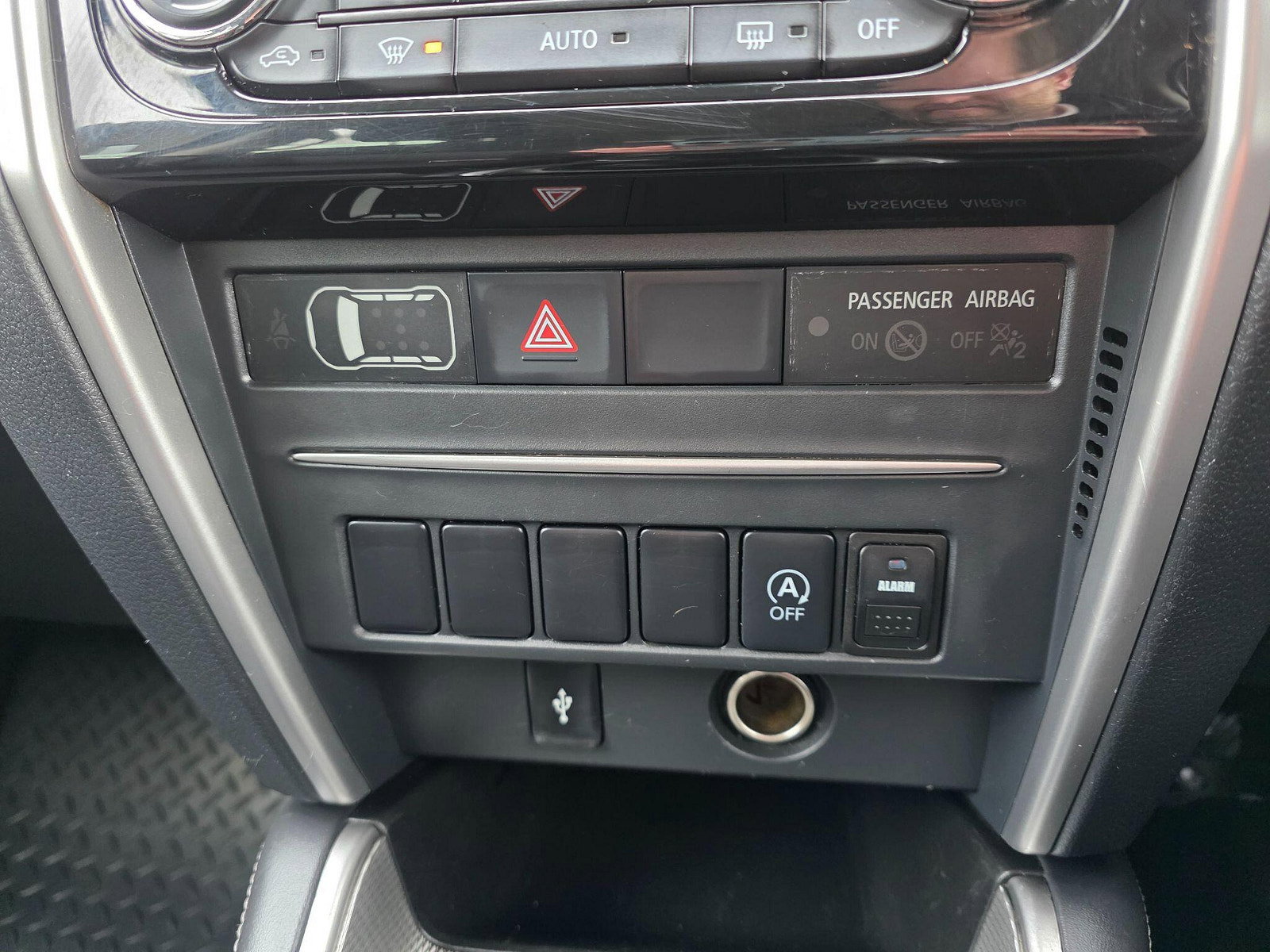 Mitsubishi L200 2.2 DI-D DC Trojan 4WD Euro 6 (s/s) 4dr 4dr Manual 2020