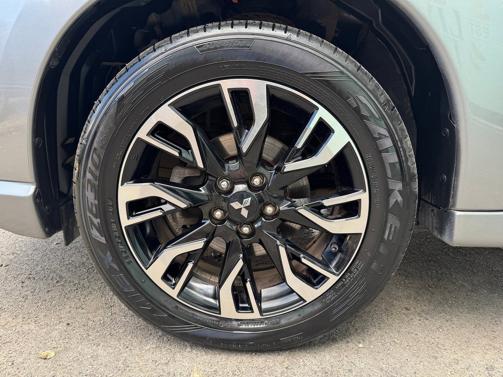 Mitsubishi Outlander 2.0h 12kWh 4h SUV 5dr Petrol Plug-in Hybrid CVT 4WD Euro 6 (s/s) (200 ps) 5dr Automatic 2018
