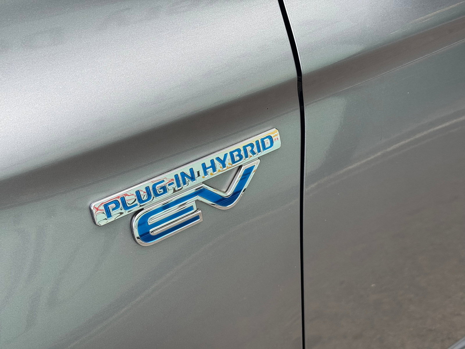 Mitsubishi Outlander 2.0h 12kWh 4h SUV 5dr Petrol Plug-in Hybrid CVT 4WD Euro 6 (s/s) (200 ps) 5dr Automatic 2018