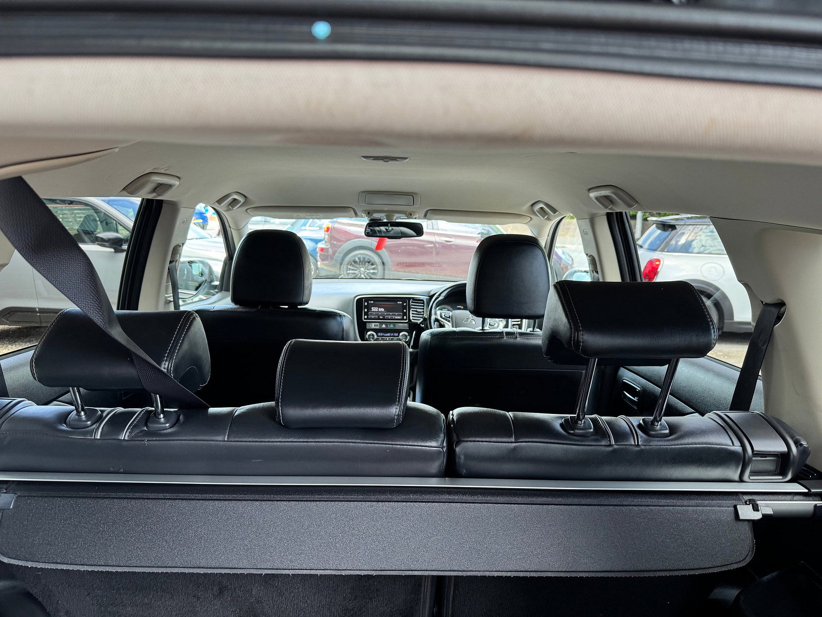 Mitsubishi Outlander 2.0h 12kWh 4h SUV 5dr Petrol Plug-in Hybrid CVT 4WD Euro 6 (s/s) (200 ps) 5dr Automatic 2018