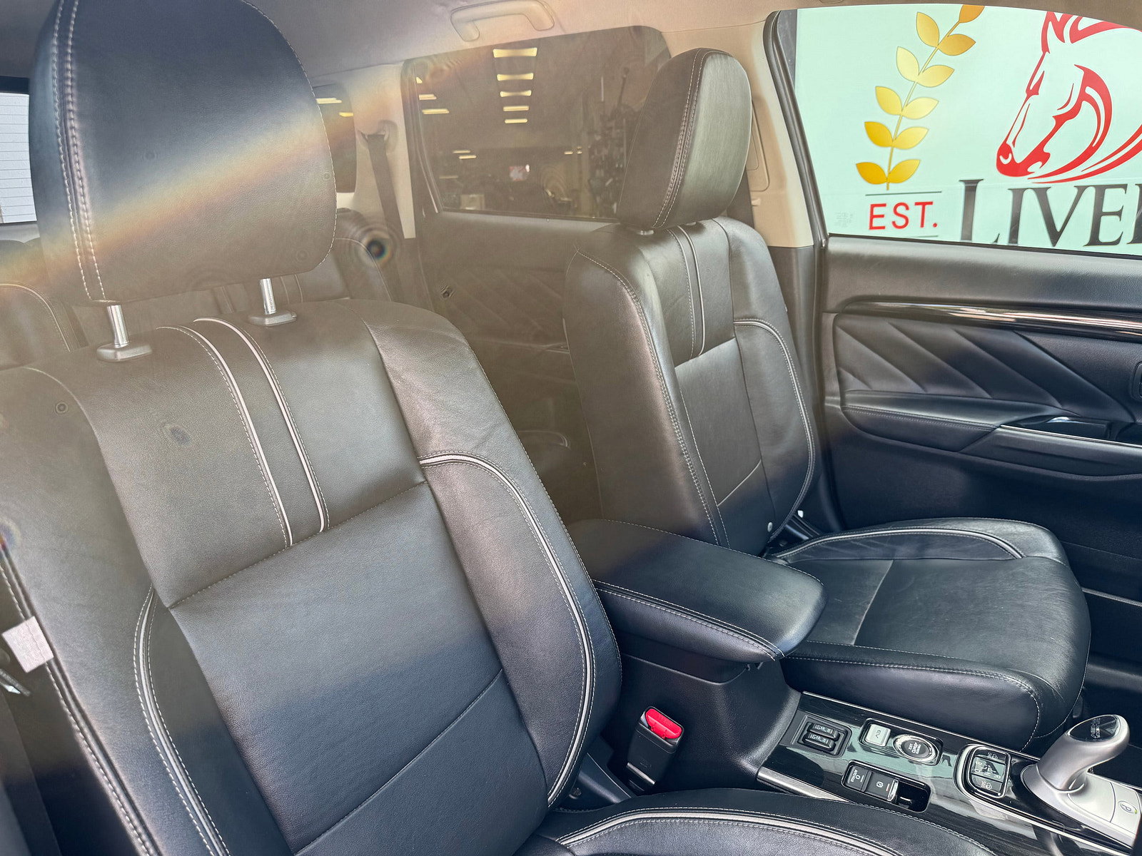 Mitsubishi Outlander 2.0h 12kWh 4h SUV 5dr Petrol Plug-in Hybrid CVT 4WD Euro 6 (s/s) (200 ps) 5dr Automatic 2018