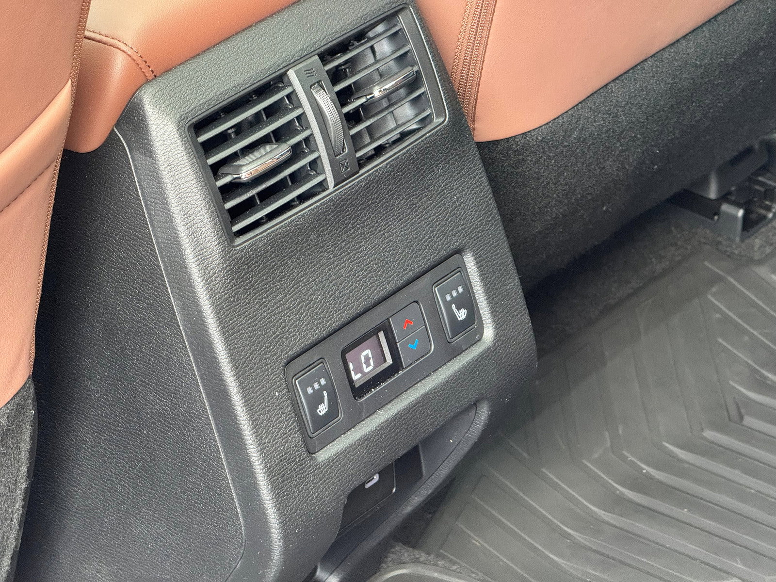 Mitsubishi Outlander 2.4 PHEV Diamond 5DR Auto (2360 cc) 5dr Automatic 2026