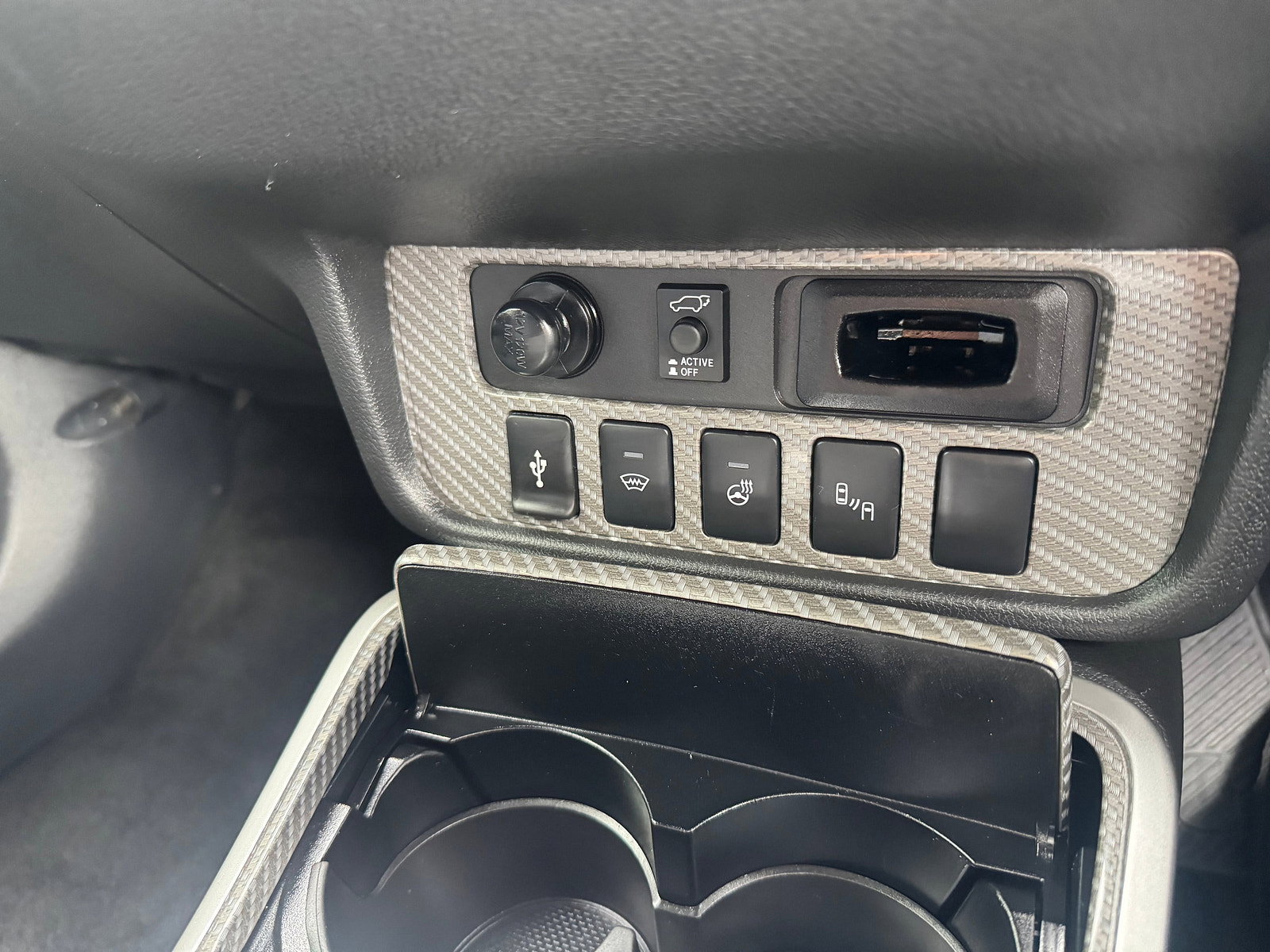 Mitsubishi Outlander 2.4h TwinMotor 13.8kWh 4h SUV 5dr Petrol Plug-in Hybrid CVT 4WD Euro 6 (s/s) (209 ps) 5dr Automatic 2018