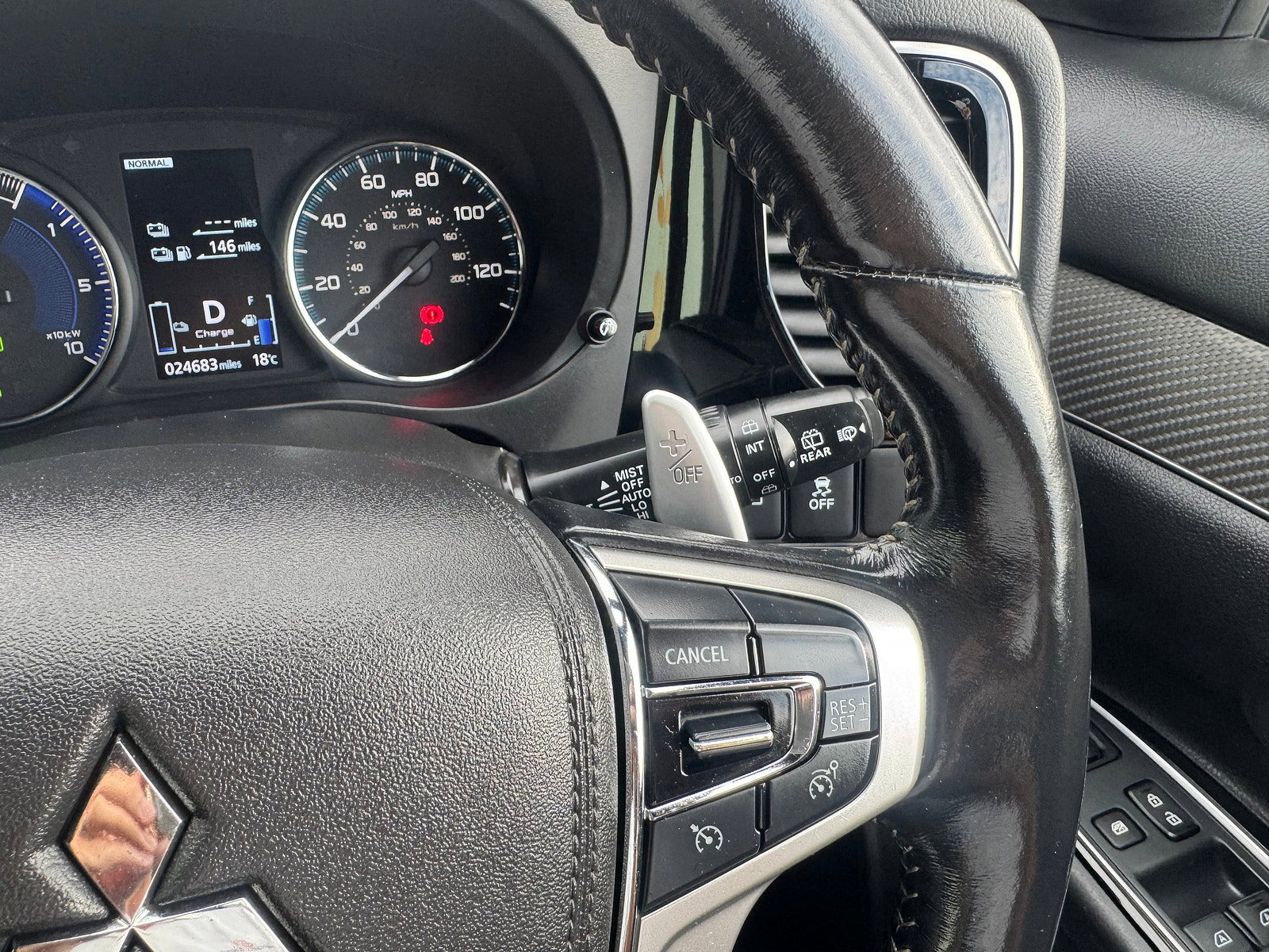Mitsubishi Outlander 2.4h TwinMotor 13.8kWh 4h SUV 5dr Petrol Plug-in Hybrid CVT 4WD Euro 6 (s/s) (209 ps) 5dr Automatic 2018