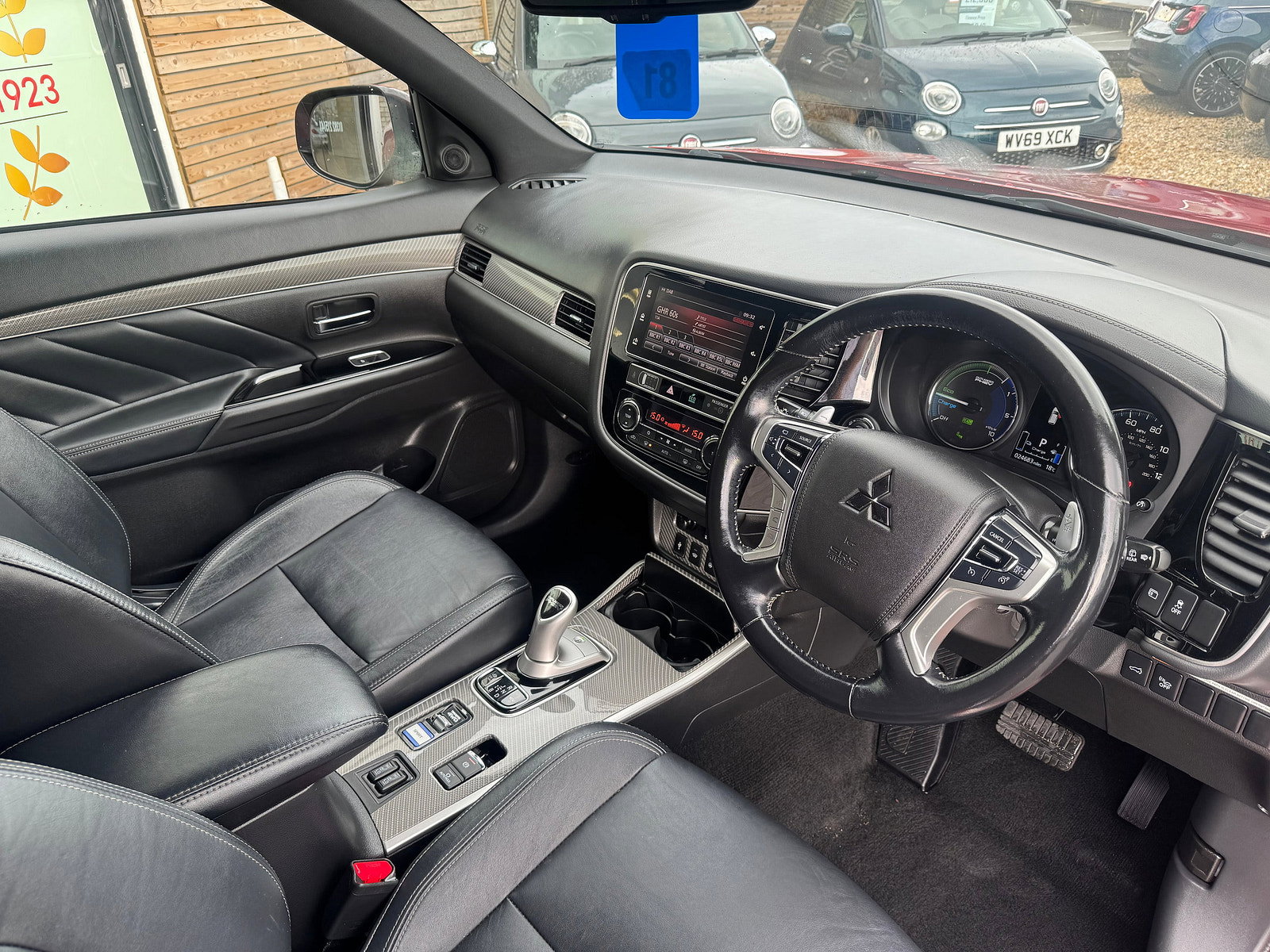 Mitsubishi Outlander 2.4h TwinMotor 13.8kWh 4h SUV 5dr Petrol Plug-in Hybrid CVT 4WD Euro 6 (s/s) (209 ps) 5dr Automatic 2018