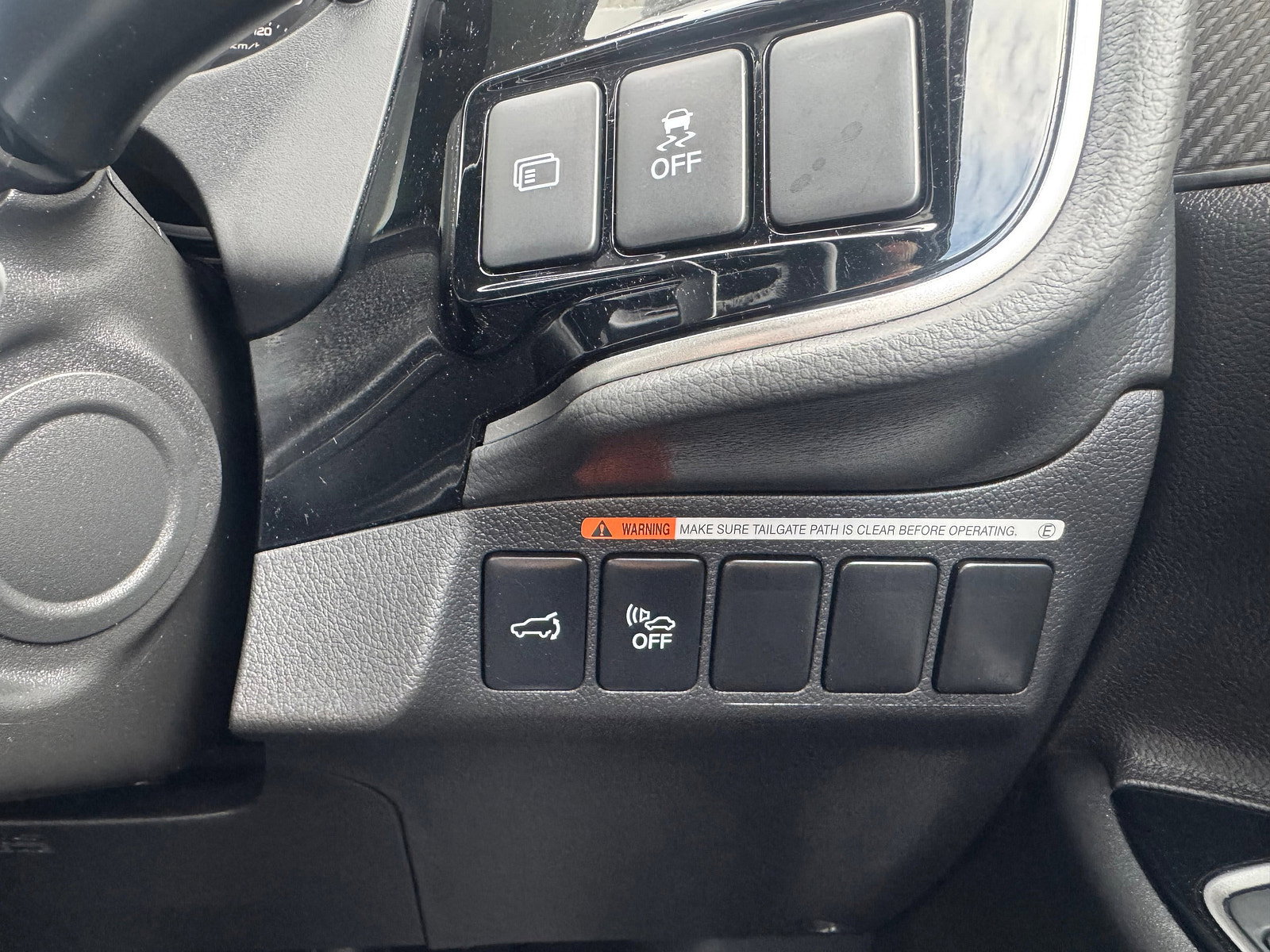 Mitsubishi Outlander 2.4h TwinMotor 13.8kWh 4h SUV 5dr Petrol Plug-in Hybrid CVT 4WD Euro 6 (s/s) (209 ps) 5dr Automatic 2018