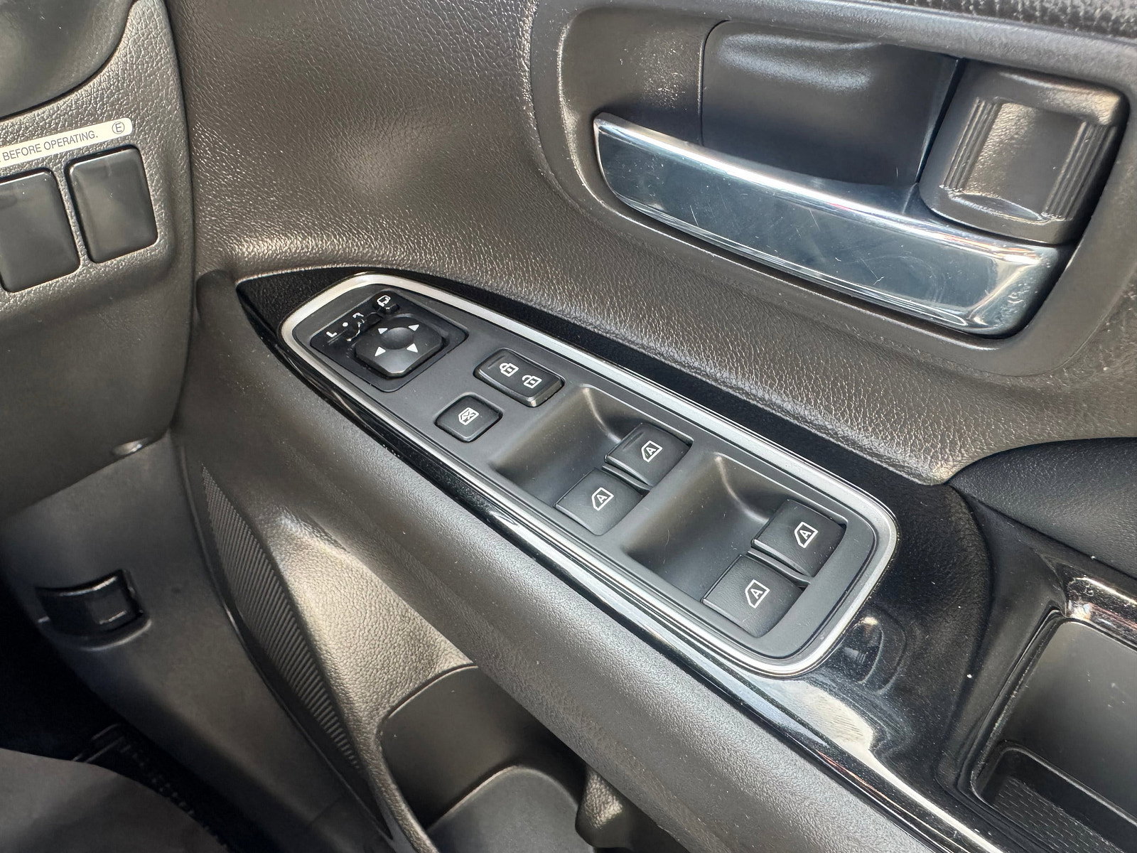 Mitsubishi Outlander 2.4h TwinMotor 13.8kWh 4h SUV 5dr Petrol Plug-in Hybrid CVT 4WD Euro 6 (s/s) (209 ps) 5dr Automatic 2019
