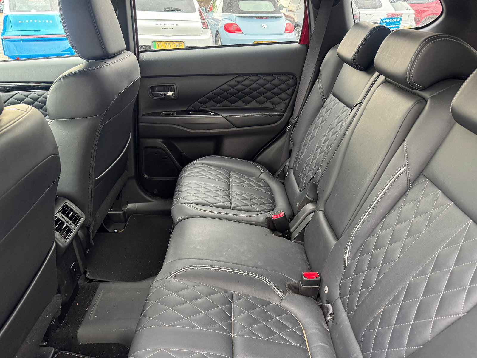 Mitsubishi Outlander 2.4h TwinMotor 13.8kWh Exceed Safety SUV 5dr Petrol Plug-in Hybrid CVT 4WD Euro 6 (s/s) (224 ps) 5dr Automatic 2020