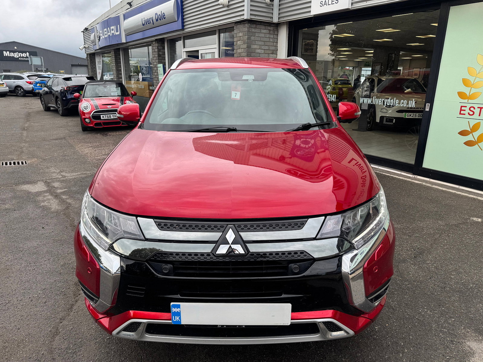 Mitsubishi Outlander 2.4h TwinMotor 13.8kWh Exceed Safety SUV 5dr Petrol Plug-in Hybrid CVT 4WD Euro 6 (s/s) (224 ps) 5dr Automatic 2020
