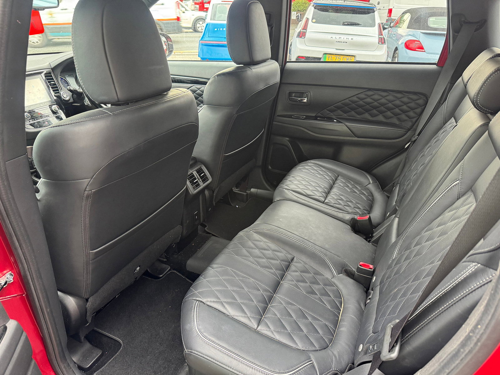 Mitsubishi Outlander 2.4h TwinMotor 13.8kWh Exceed Safety SUV 5dr Petrol Plug-in Hybrid CVT 4WD Euro 6 (s/s) (224 ps) 5dr Automatic 2020
