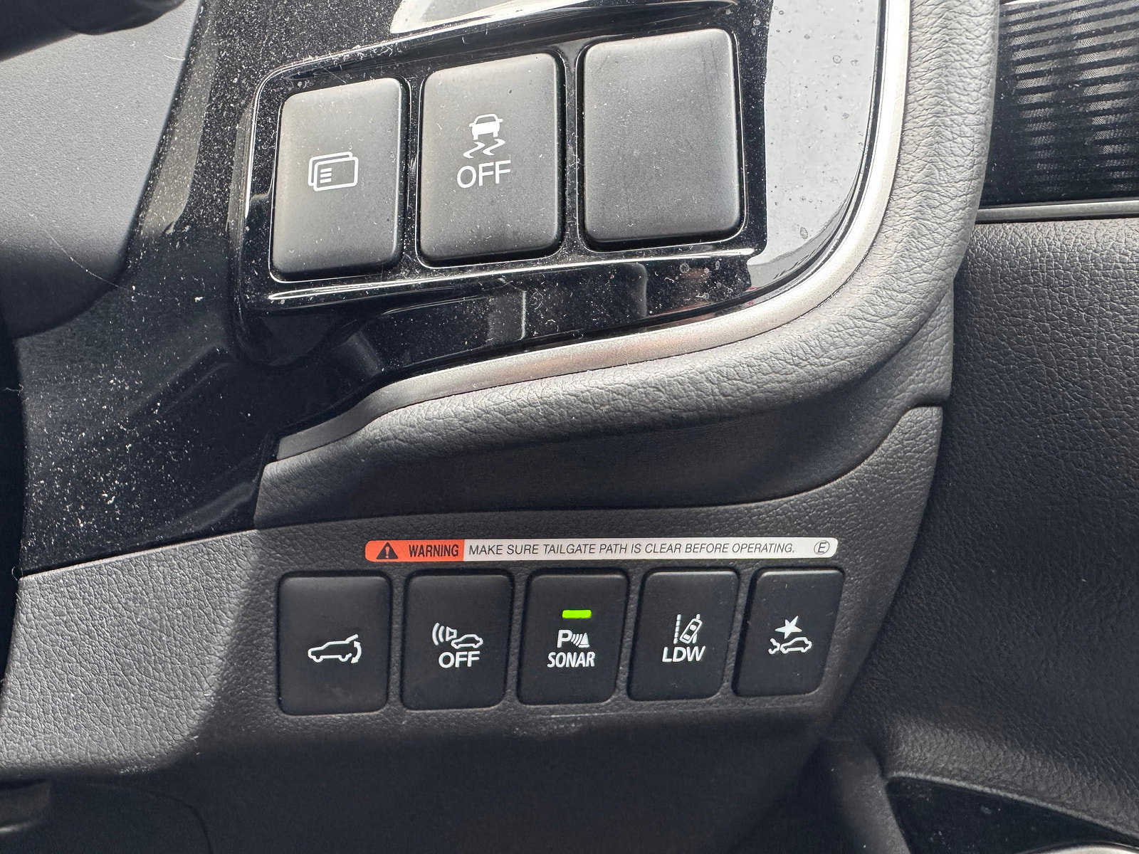 Mitsubishi Outlander 2.4h TwinMotor 13.8kWh Exceed Safety SUV 5dr Petrol Plug-in Hybrid CVT 4WD Euro 6 (s/s) (224 ps) 5dr Automatic 2020