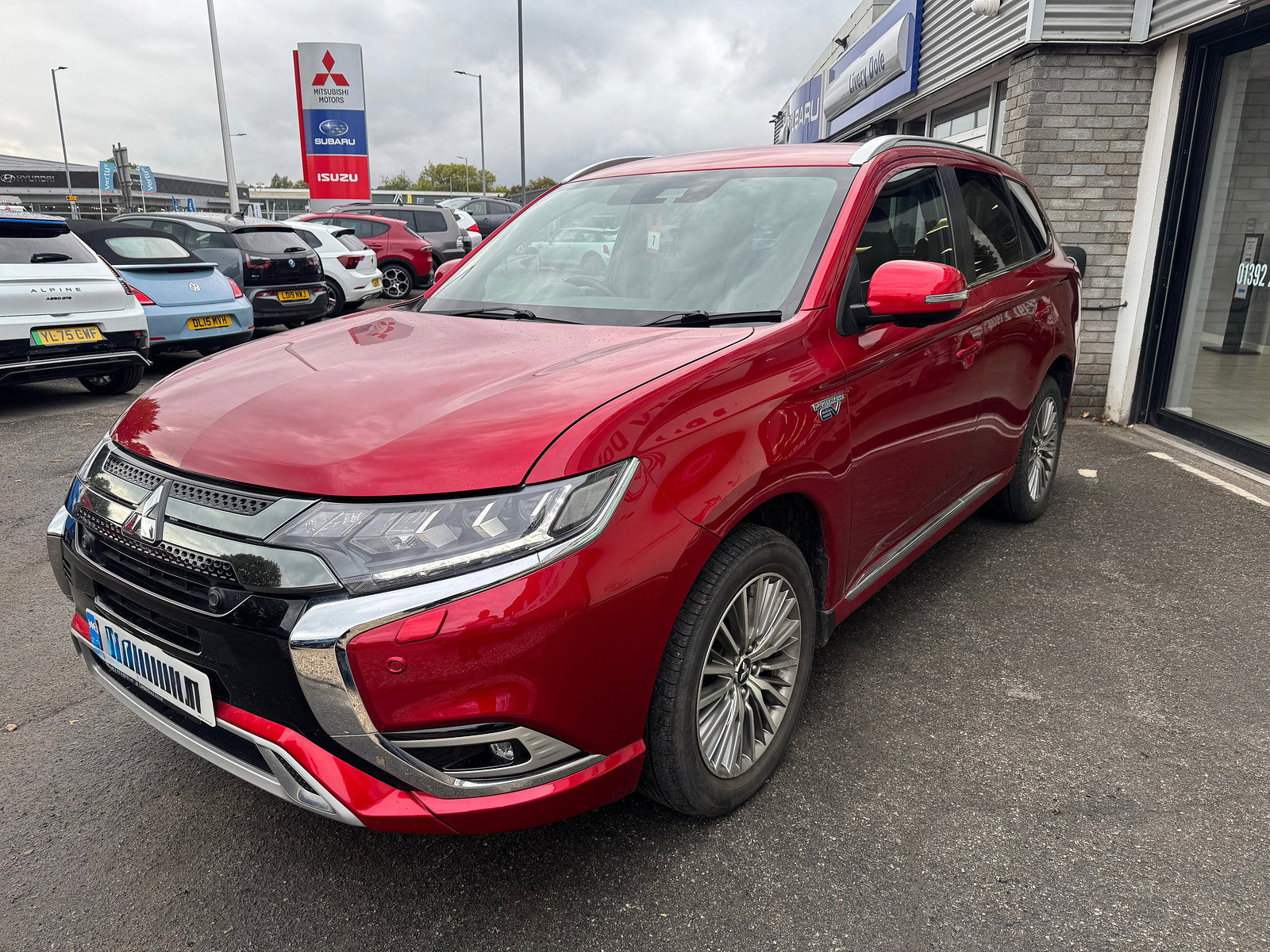 Mitsubishi Outlander 2.4h TwinMotor 13.8kWh Exceed Safety SUV 5dr Petrol Plug-in Hybrid CVT 4WD Euro 6 (s/s) (224 ps) 5dr Automatic 2020