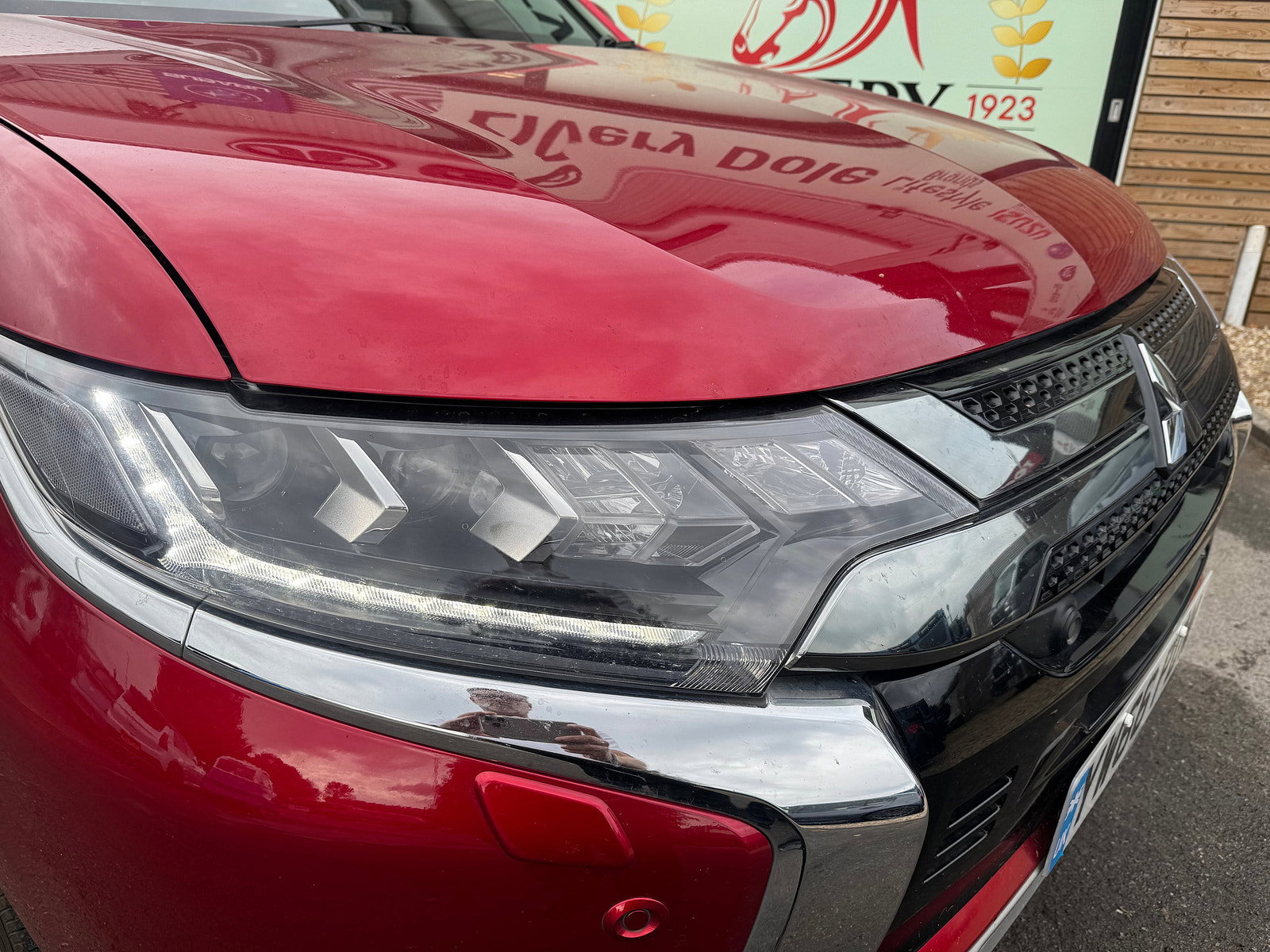 Mitsubishi Outlander 2.4h TwinMotor 13.8kWh Exceed Safety SUV 5dr Petrol Plug-in Hybrid CVT 4WD Euro 6 (s/s) (224 ps) 5dr Automatic 2020
