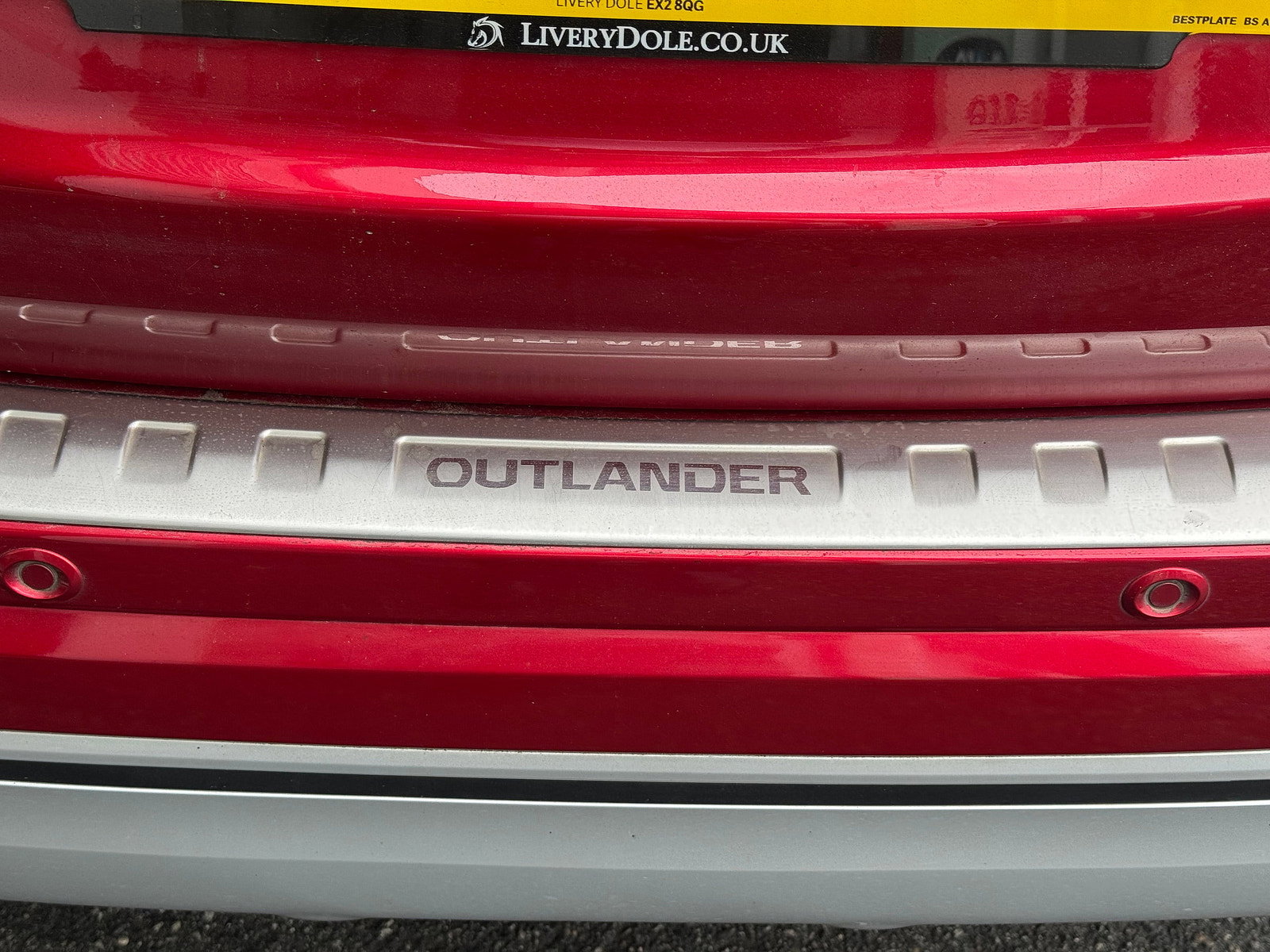 Mitsubishi Outlander 2.4h TwinMotor 13.8kWh Exceed Safety SUV 5dr Petrol Plug-in Hybrid CVT 4WD Euro 6 (s/s) (224 ps) 5dr Automatic 2020