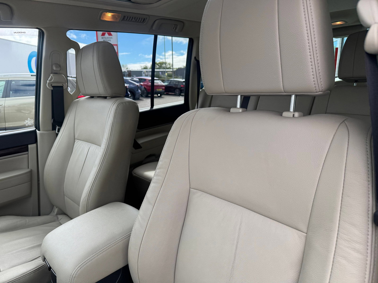 Mitsubishi Shogun 3.2 DI-DC SG3 SUV 5dr Diesel Auto 4WD Euro 6 LWB (187 ps) 5dr Automatic 2016