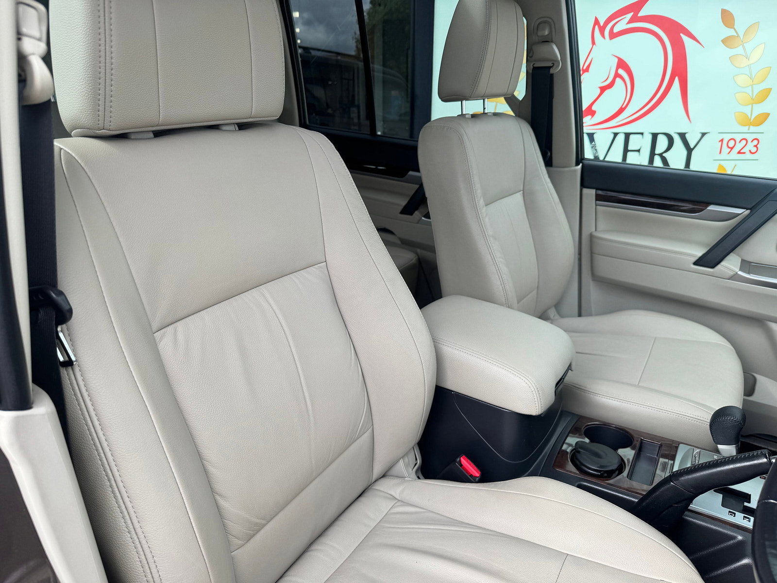 Mitsubishi Shogun 3.2 DI-DC SG3 SUV 5dr Diesel Auto 4WD Euro 6 LWB (187 ps) 5dr Automatic 2016