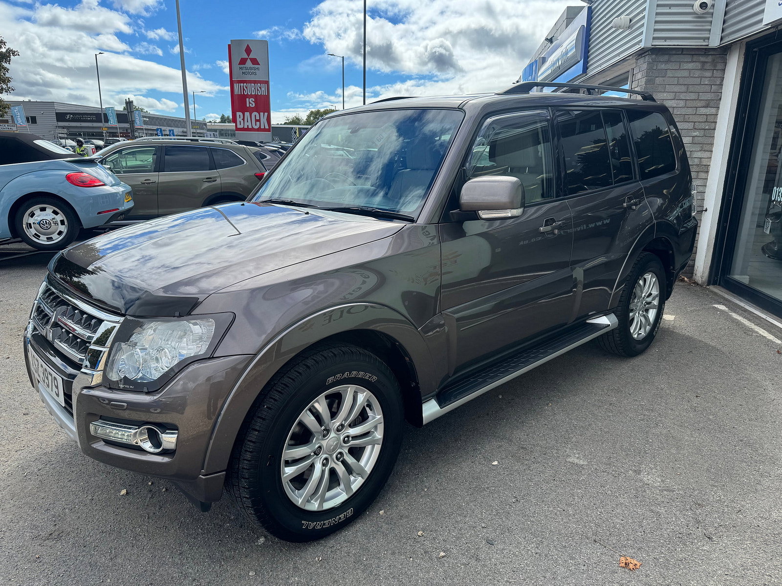 Mitsubishi Shogun 3.2 DI-DC SG3 SUV 5dr Diesel Auto 4WD Euro 6 LWB (187 ps) 5dr Automatic 2016