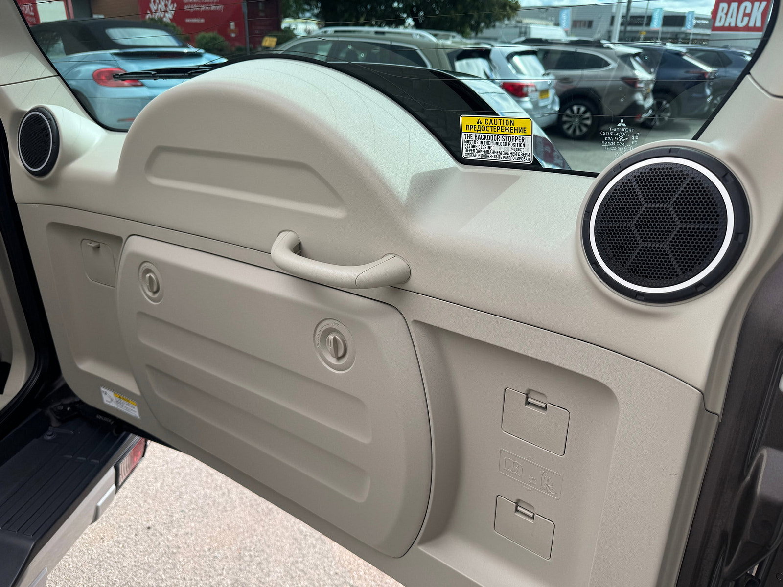 Mitsubishi Shogun 3.2 DI-DC SG3 SUV 5dr Diesel Auto 4WD Euro 6 LWB (187 ps) 5dr Automatic 2016