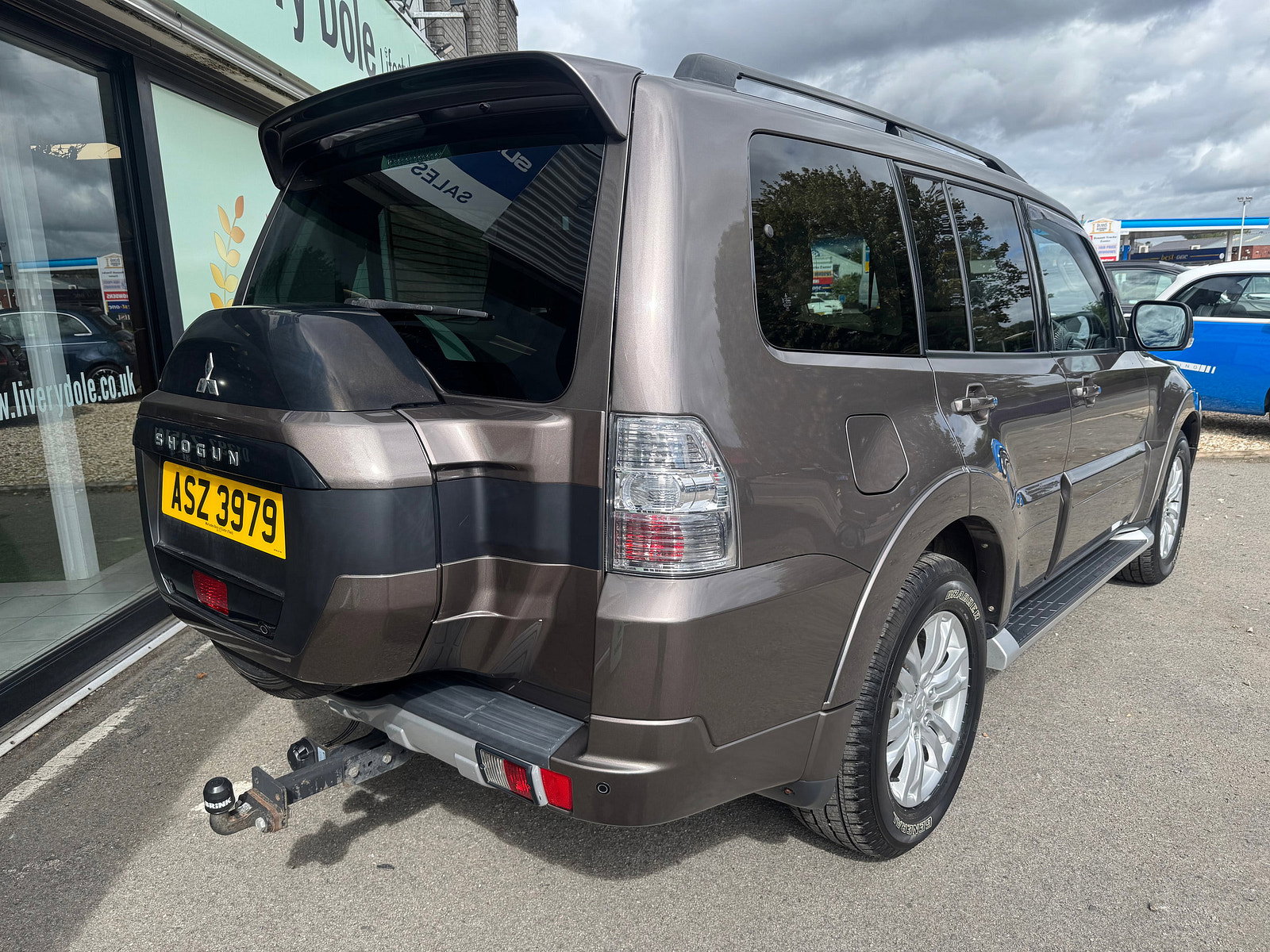 Mitsubishi Shogun 3.2 DI-DC SG3 SUV 5dr Diesel Auto 4WD Euro 6 LWB (187 ps) 5dr Automatic 2016