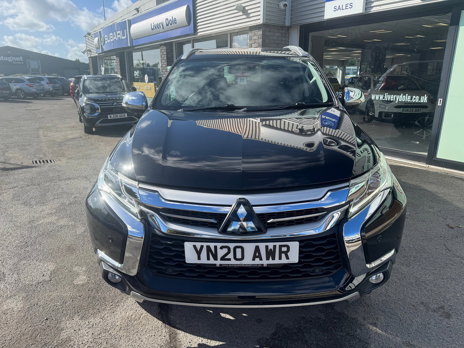 Mitsubishi Shogun Sport 2.4D 4 SUV 5dr Diesel Auto 4WD Euro 6 (181 ps) 5dr Automatic 2020