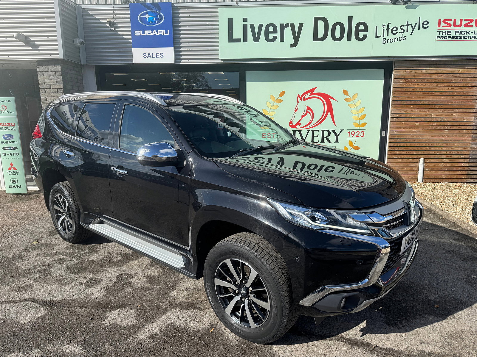 Mitsubishi Shogun Sport 2.4D 4 SUV 5dr Diesel Auto 4WD Euro 6 (181 ps) 5dr Automatic 2020