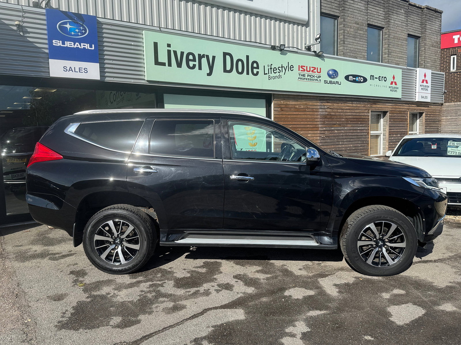 Mitsubishi Shogun Sport 2.4D 4 SUV 5dr Diesel Auto 4WD Euro 6 (181 ps) 5dr Automatic 2020