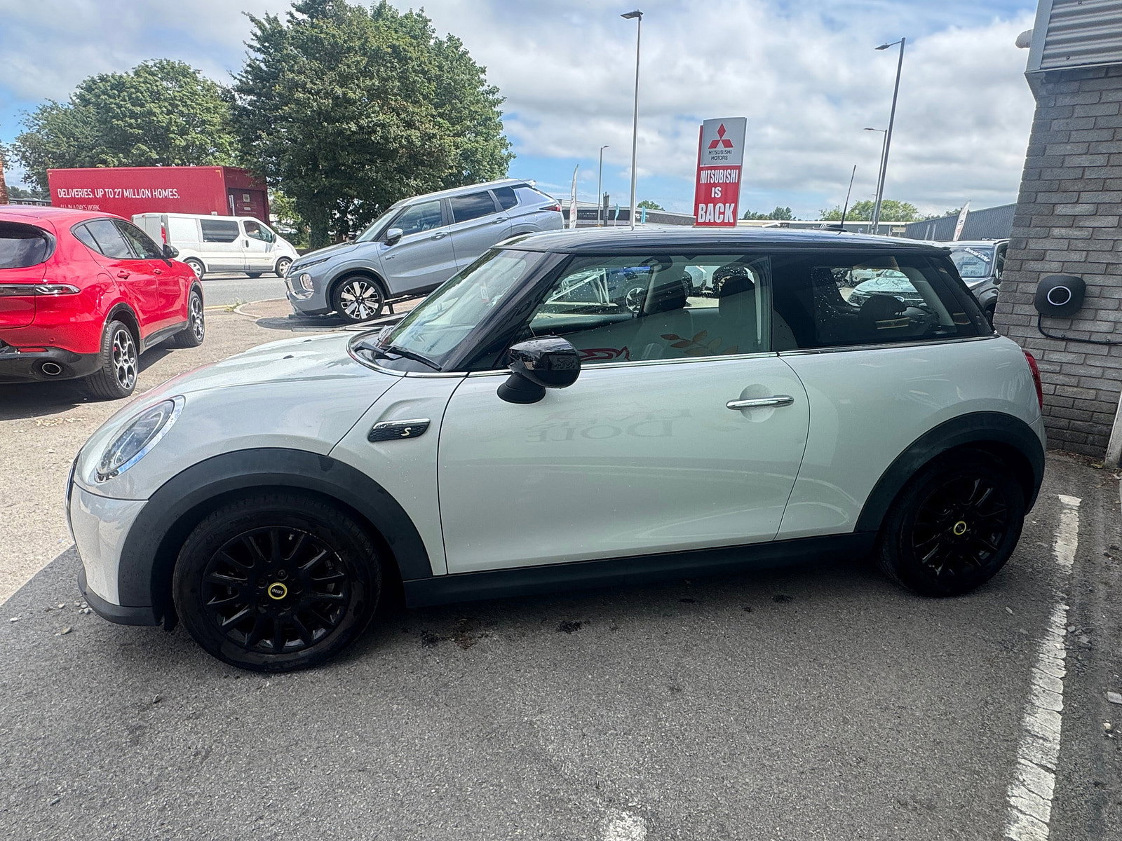 MINI Electric hatch Cooper SE 32.6kWh Level 1 Hatchback 3dr Electric Auto (184 ps) 3dr Automatic 2021