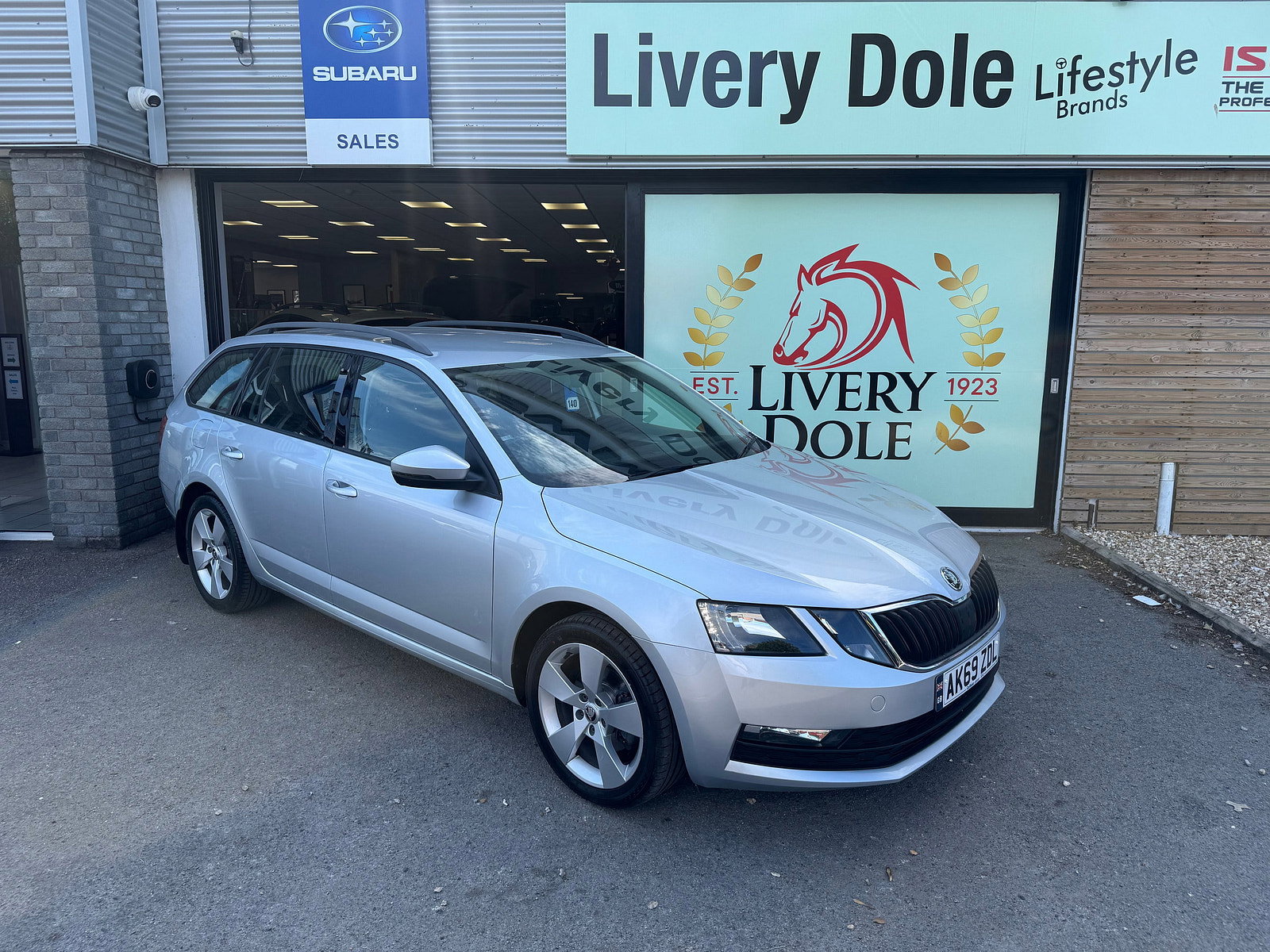 Skoda Octavia 1.5 TSI ACT SE Drive Estate 5dr Petrol DSG Euro 6 (s/s) (150 ps) 5dr Automatic 2019