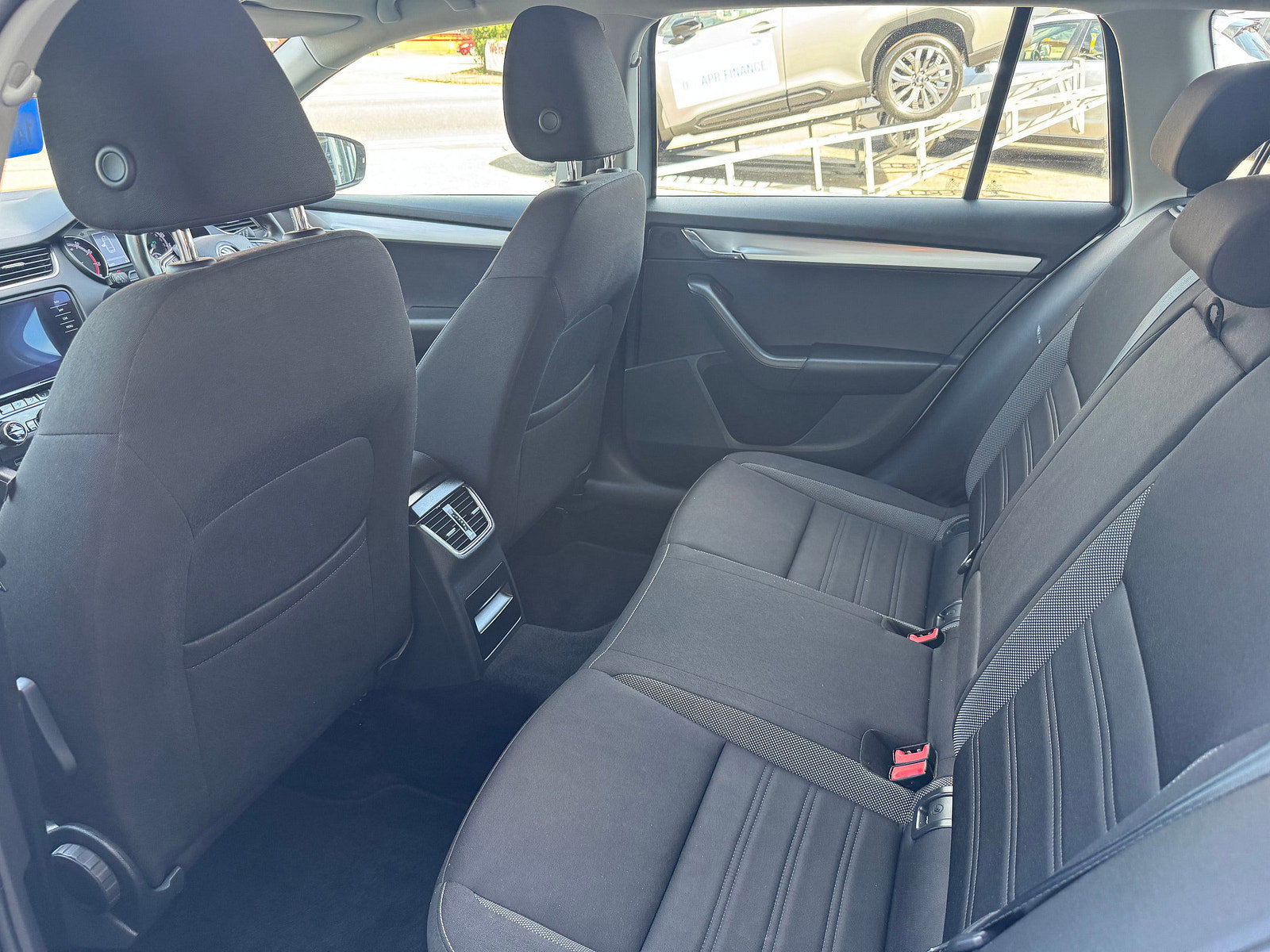 Skoda Octavia 1.5 TSI ACT SE Drive Estate 5dr Petrol DSG Euro 6 (s/s) (150 ps) 5dr Automatic 2019