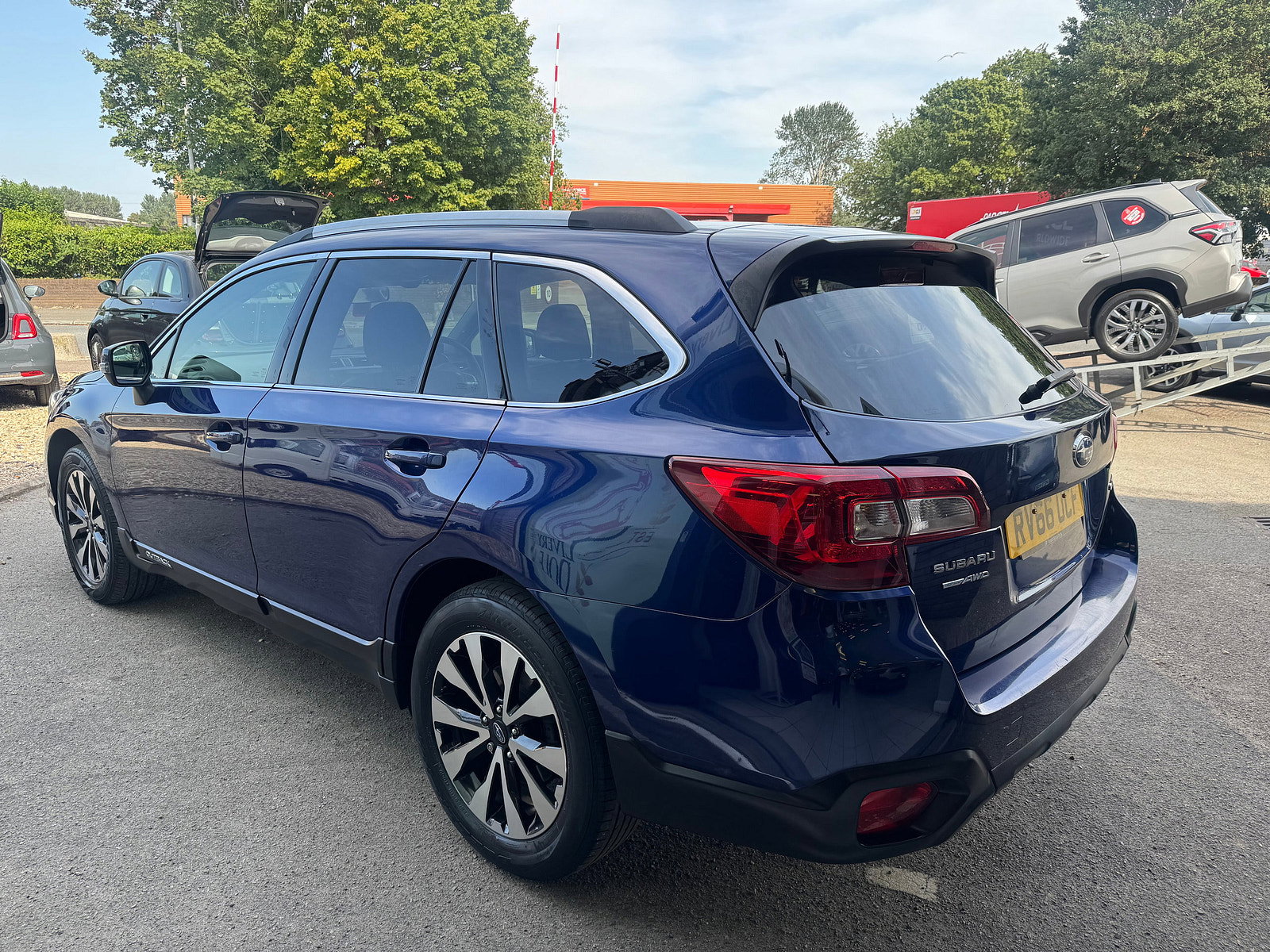 Subaru Outback 2.5i SE Premium Estate 5dr Petrol Lineartronic 4WD Euro 6 (s/s) (175 ps) 5dr Automatic 2016