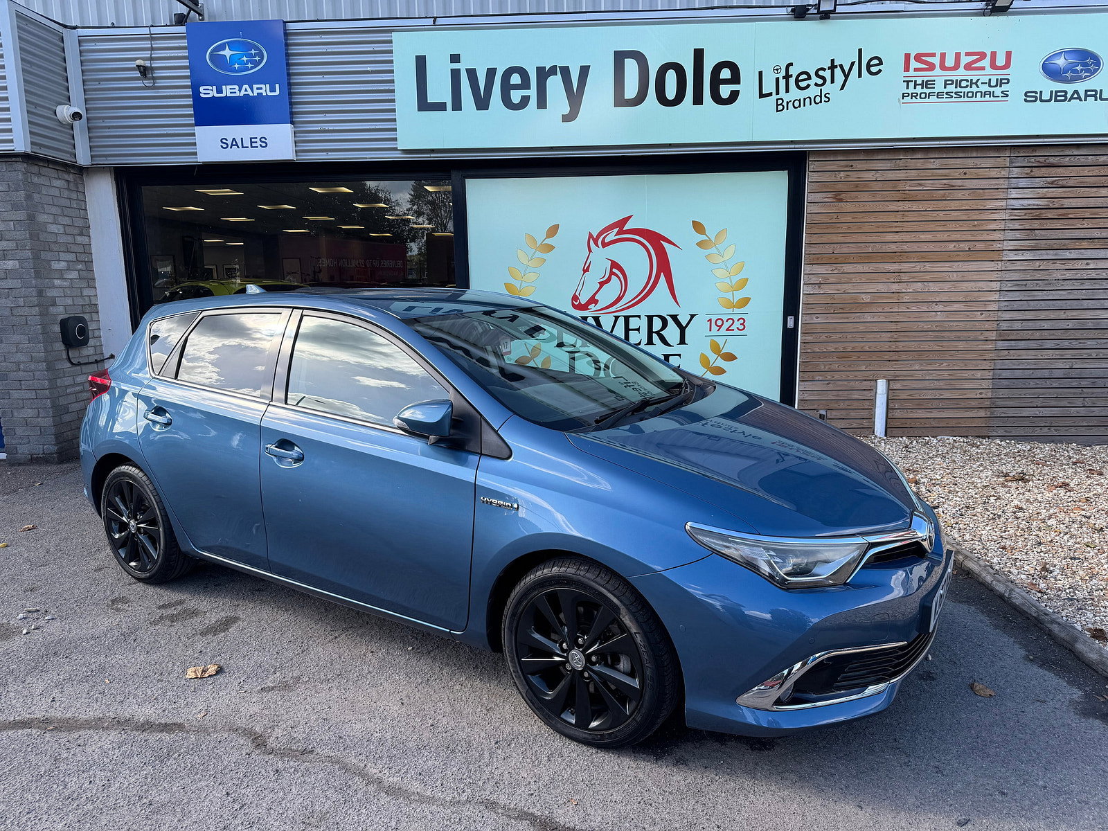Toyota Auris 1.8 VVT-h Excel Hatchback 5dr Petrol Hybrid CVT Euro 6 (s/s) (Safety Sense) (136 ps) 5dr Automatic 2017