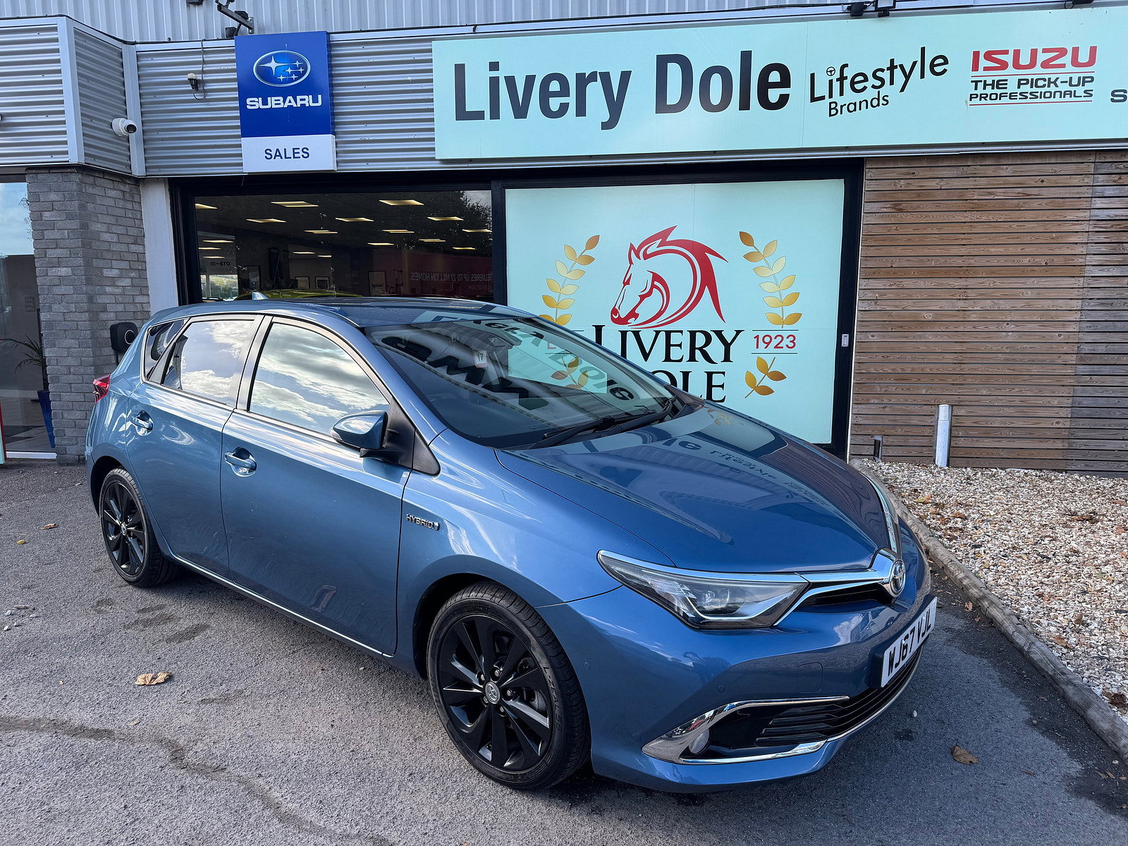 Toyota Auris 1.8 VVT-h Excel Hatchback 5dr Petrol Hybrid CVT Euro 6 (s/s) (Safety Sense) (136 ps) 5dr Automatic 2017