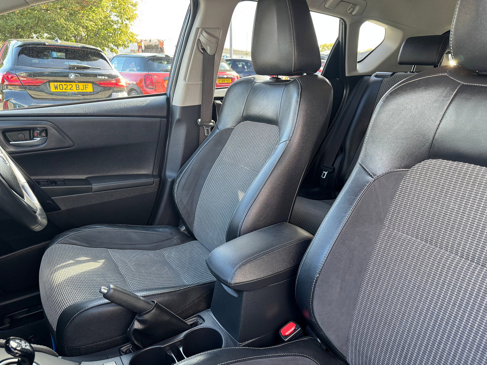 Toyota Auris 1.8 VVT-h Excel Hatchback 5dr Petrol Hybrid CVT Euro 6 (s/s) (Safety Sense) (136 ps) 5dr Automatic 2017