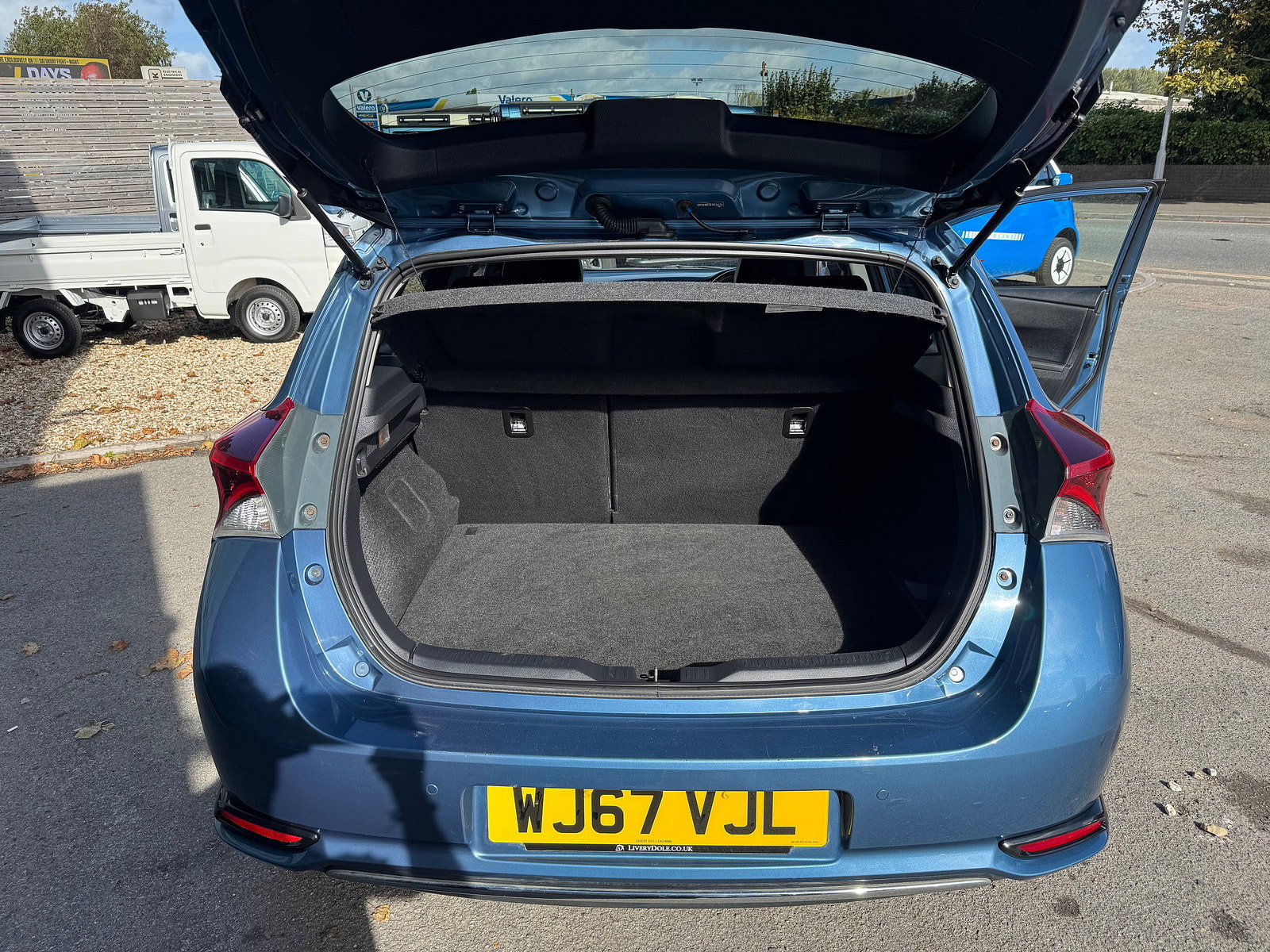 Toyota Auris 1.8 VVT-h Excel Hatchback 5dr Petrol Hybrid CVT Euro 6 (s/s) (Safety Sense) (136 ps) 5dr Automatic 2017