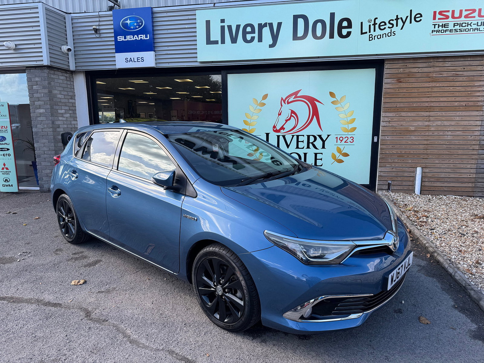 Toyota Auris 1.8 VVT-h Excel Hatchback 5dr Petrol Hybrid CVT Euro 6 (s/s) (Safety Sense) (136 ps) 5dr Automatic 2017