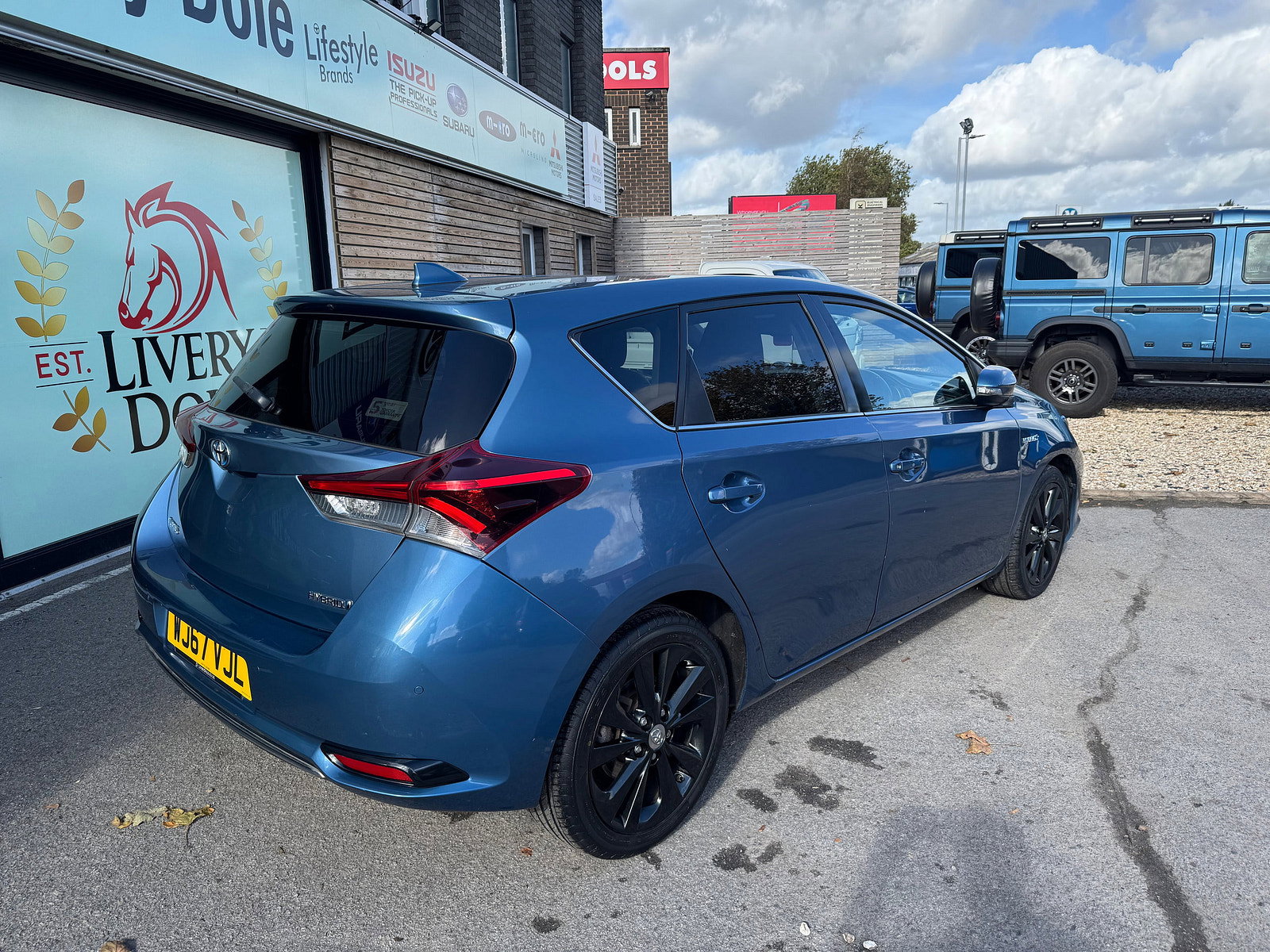 Toyota Auris 1.8 VVT-h Excel Hatchback 5dr Petrol Hybrid CVT Euro 6 (s/s) (Safety Sense) (136 ps) 5dr Automatic 2017
