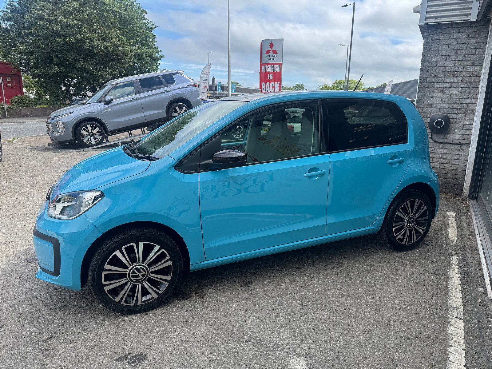 Volkswagen up! 1.0 Black Edition Hatchback 5dr Petrol Manual Euro 6 (s/s) (65 ps) 5dr Manual 2023