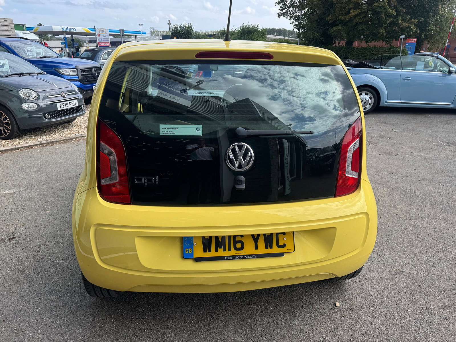 Volkswagen up! 1.0 Look up! Hatchback 5dr Petrol Manual Euro 6 (60 ps) 5dr Manual 2016