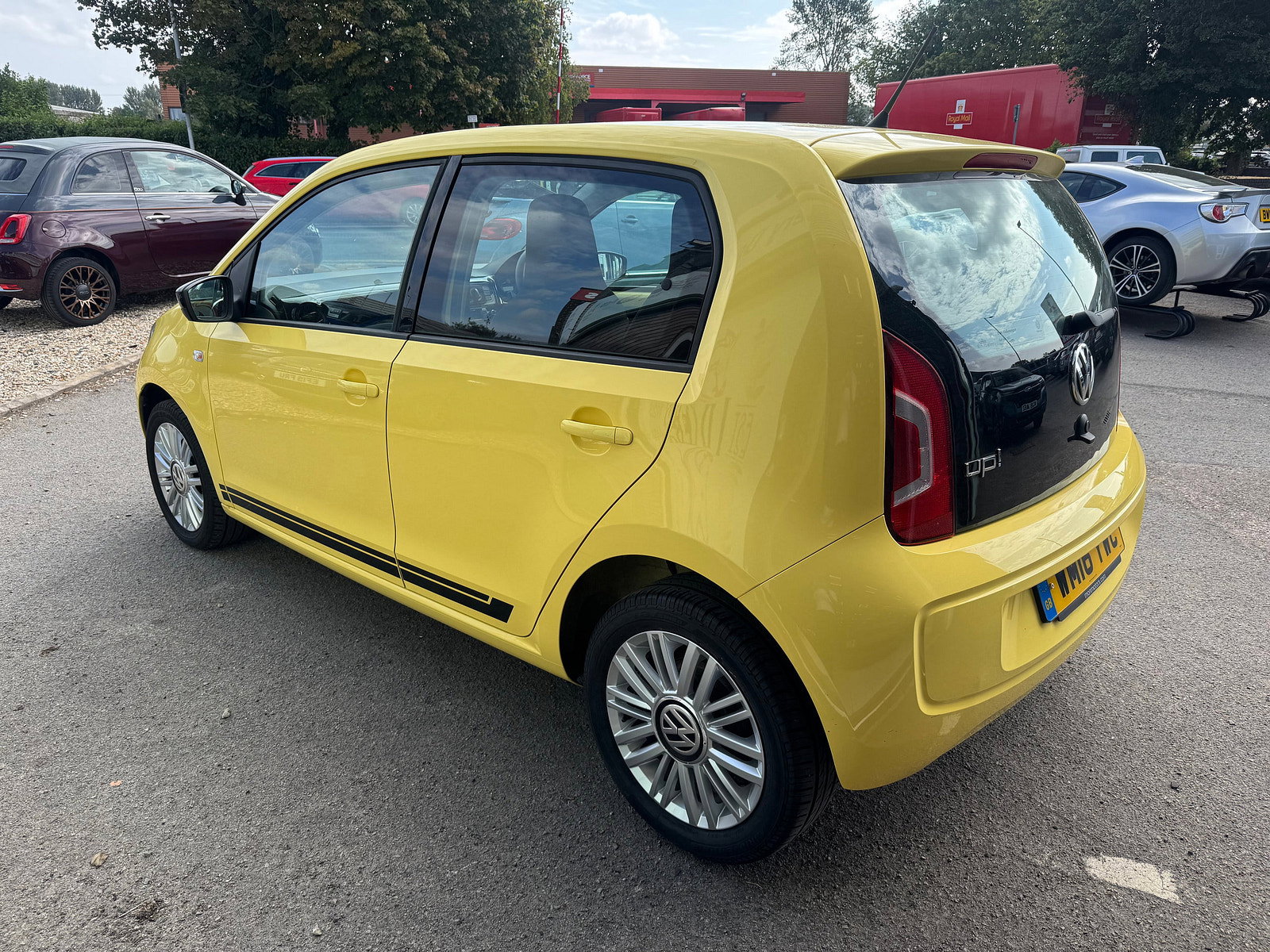 Volkswagen up! 1.0 Look up! Hatchback 5dr Petrol Manual Euro 6 (60 ps) 5dr Manual 2016