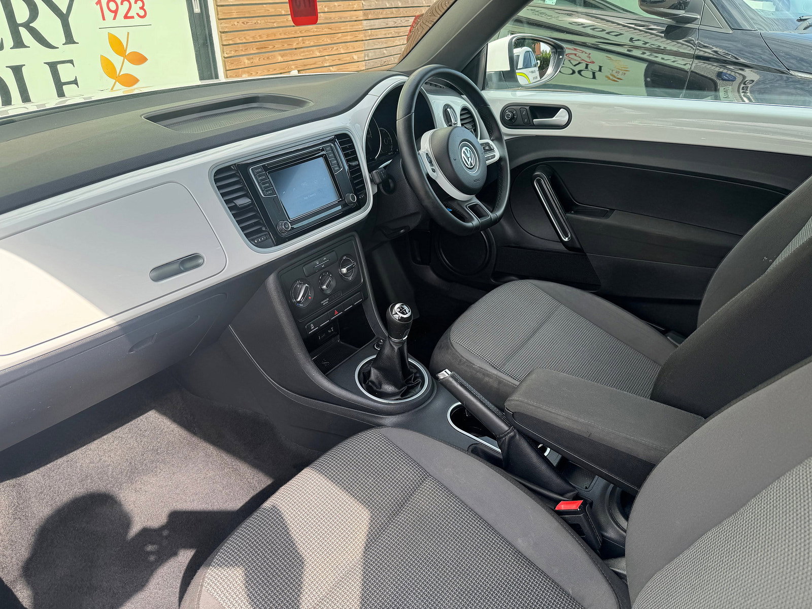 Volkswagen Beetle 1.4 TSI BlueMotion Tech Design Hatchback 3dr Petrol Manual Euro 6 (s/s) (150 ps) 3dr Manual 2016