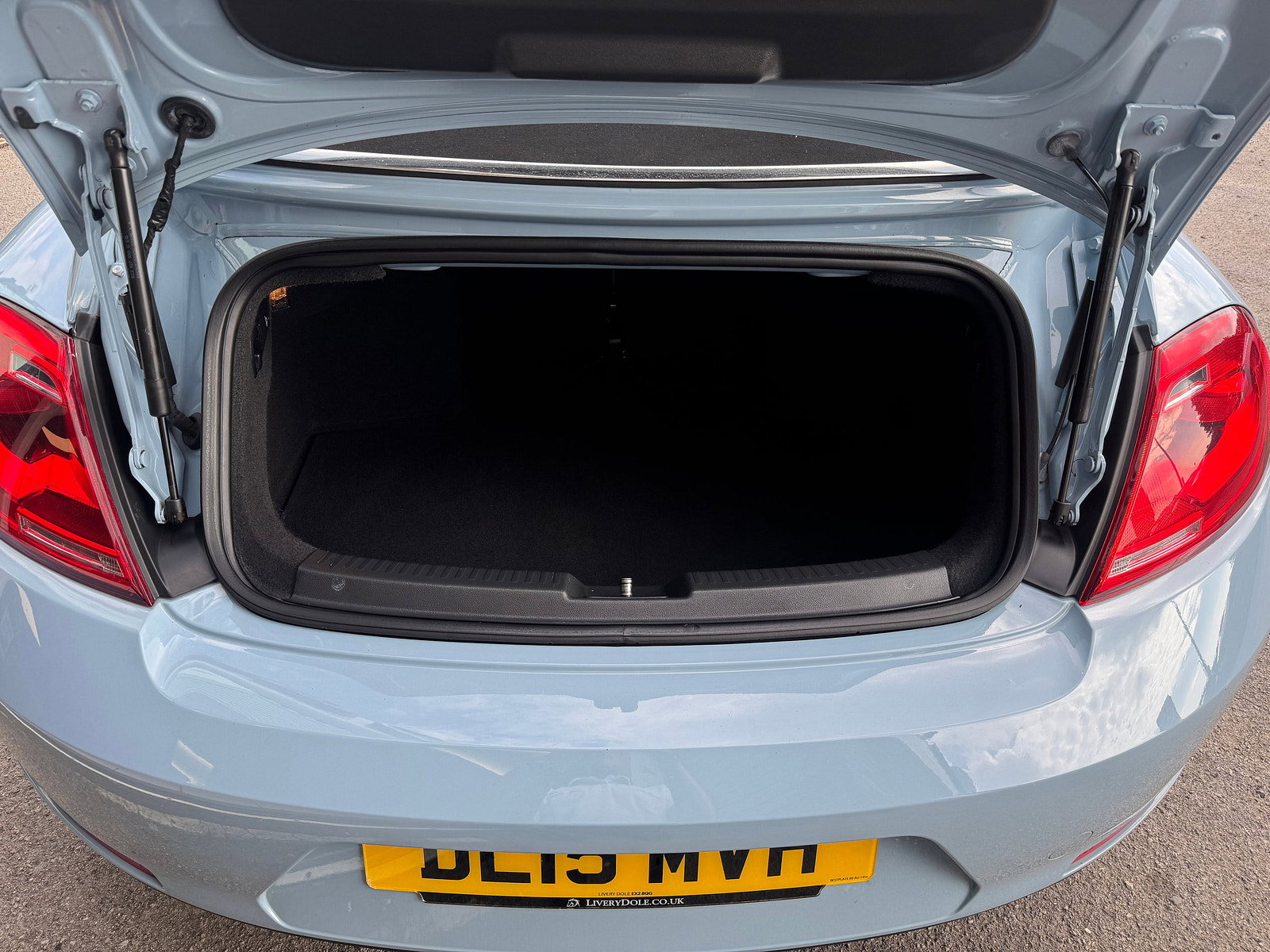 Volkswagen Beetle 2.0 TDI BlueMotion Tech Design Cabriolet 2dr Diesel Manual Euro 6 (s/s) (150 ps) 2dr Manual 2015