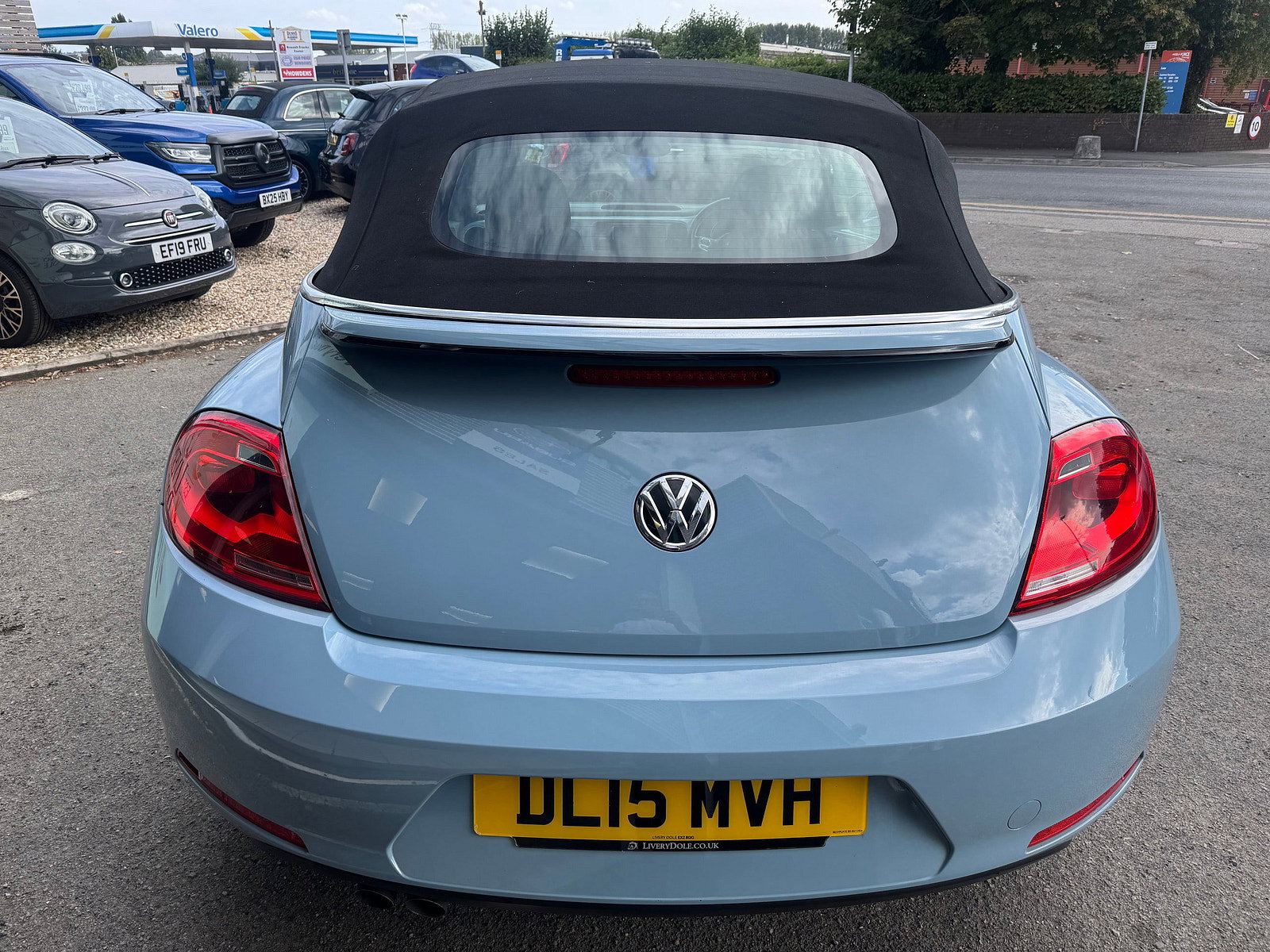 Volkswagen Beetle 2.0 TDI BlueMotion Tech Design Cabriolet 2dr Diesel Manual Euro 6 (s/s) (150 ps) 2dr Manual 2015