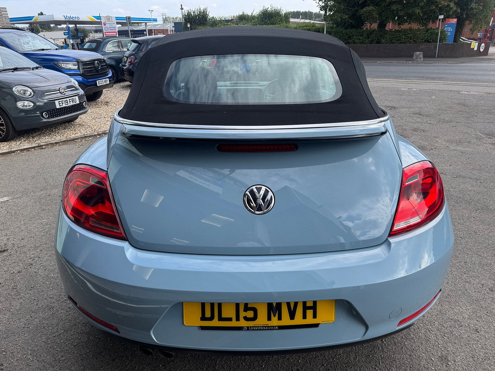 Volkswagen Beetle 2.0 TDI BlueMotion Tech Design Cabriolet 2dr Diesel Manual Euro 6 (s/s) (150 ps) 2dr Manual 2015