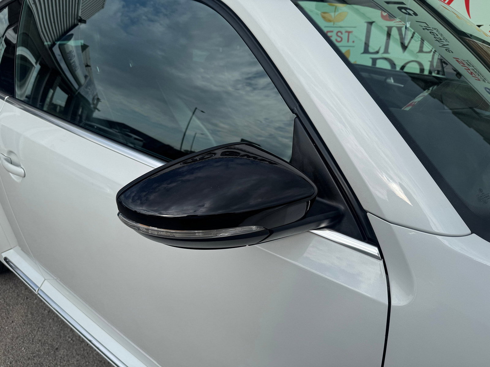 Volkswagen Beetle 2.0 TSI Turbo Black Hatchback 3dr Petrol DSG Euro 5 (210 ps) 3dr Automatic 2015