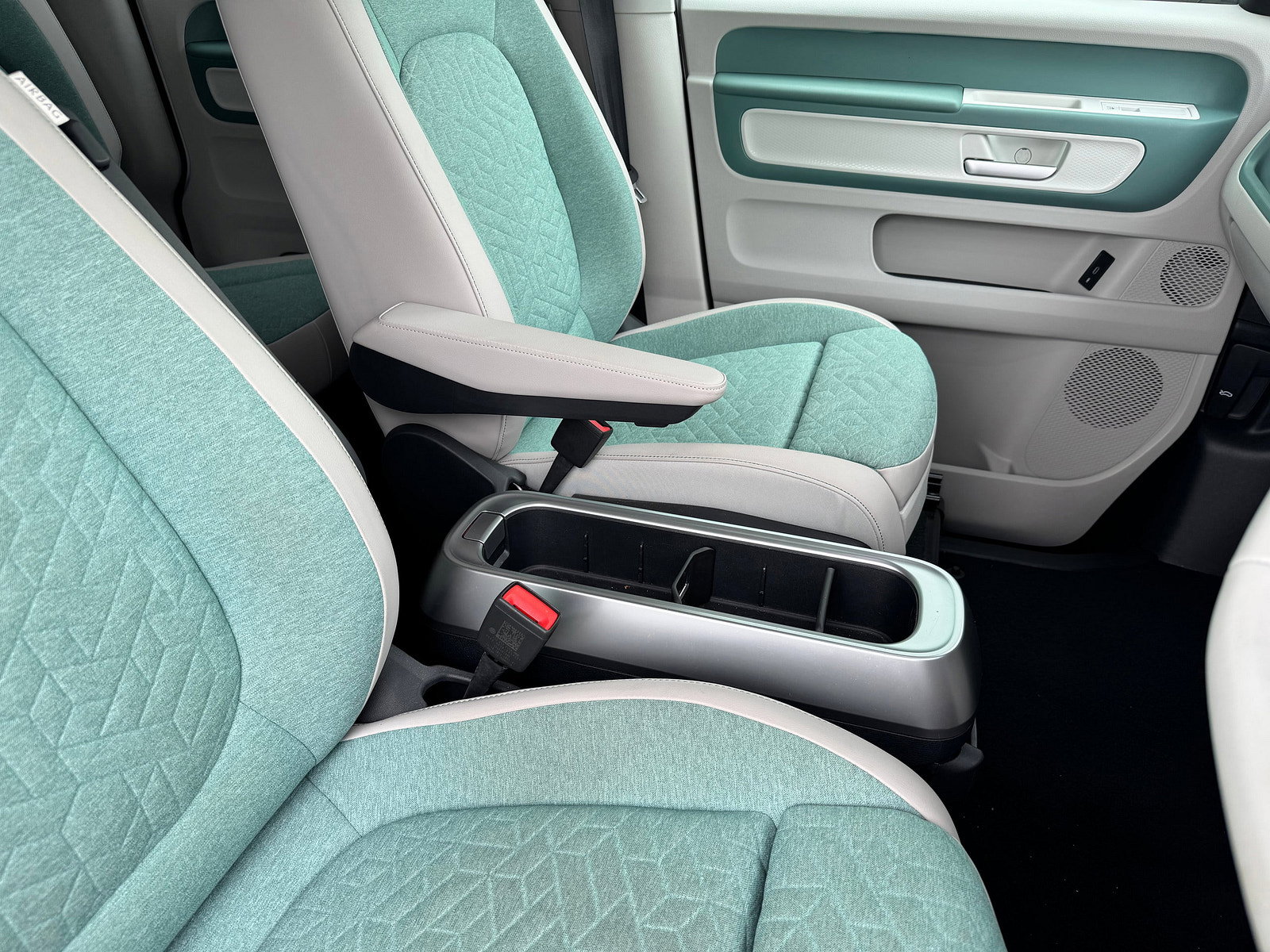 Volkswagen ID. Buzz Pro 77kWh 1ST Edition MPV 5dr Electric Auto (204 ps) 5dr Automatic 2023