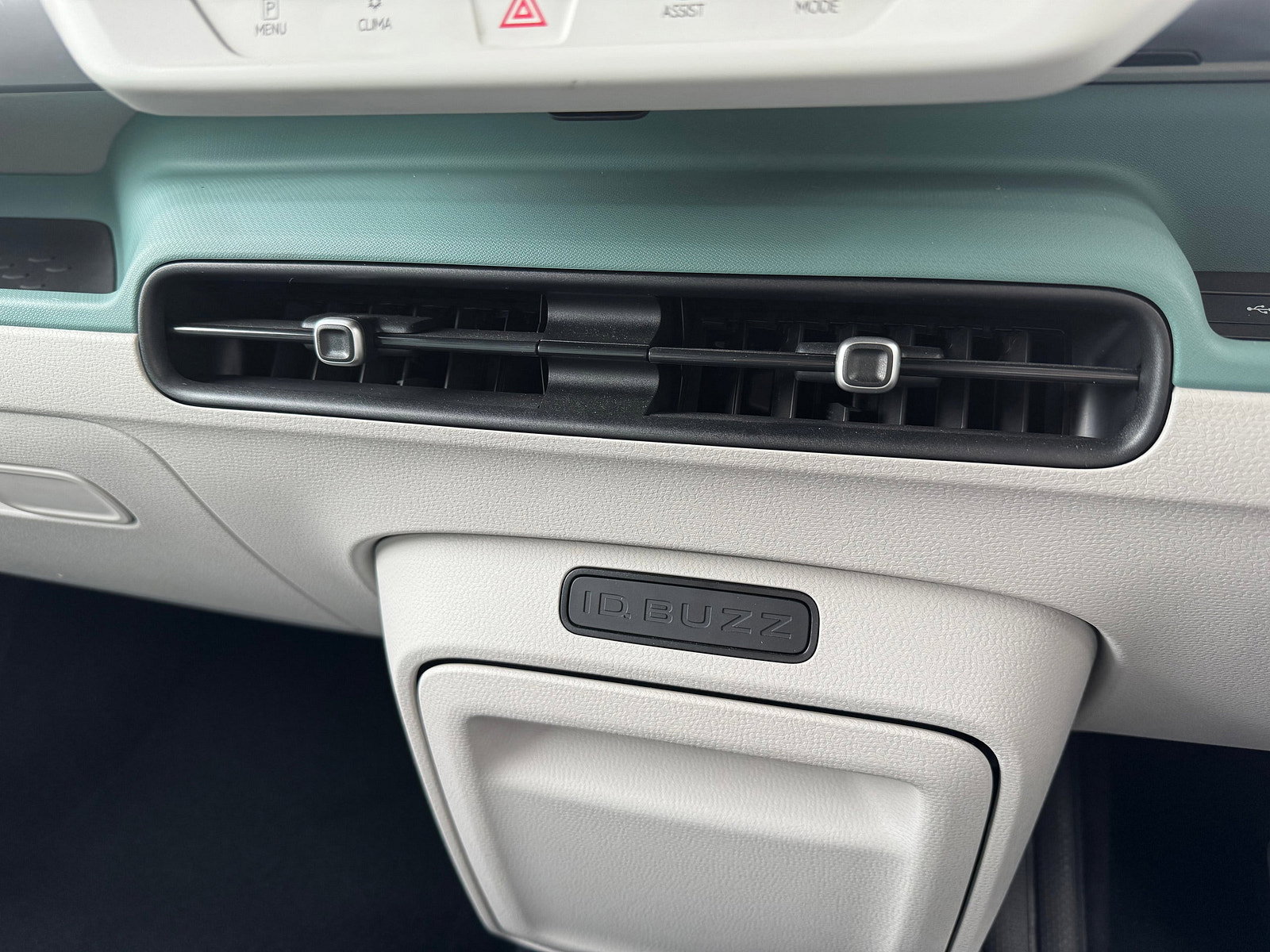 Volkswagen ID. Buzz Pro 77kWh 1ST Edition MPV 5dr Electric Auto (204 ps) 5dr Automatic 2023