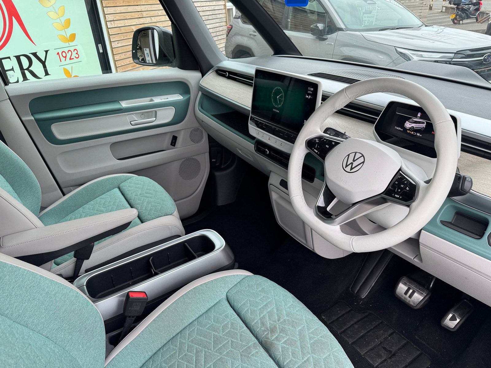 Volkswagen ID. Buzz Pro 77kWh 1ST Edition MPV 5dr Electric Auto (204 ps) 5dr Automatic 2023